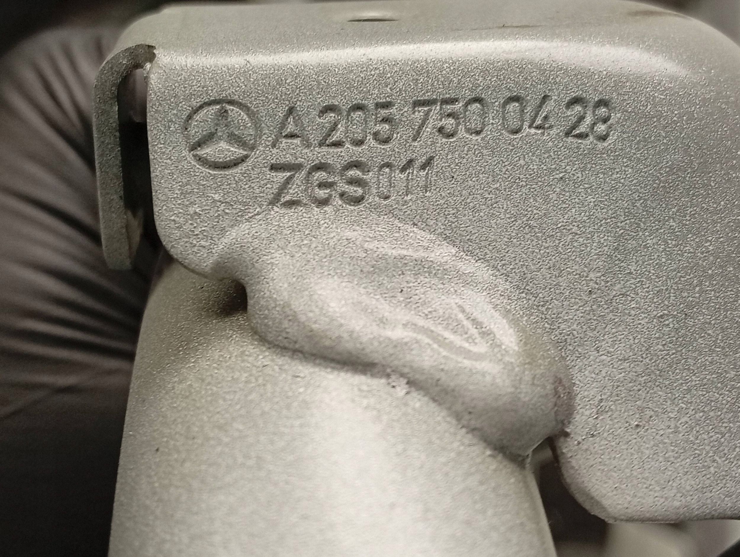 Mercedes-Benz A2057500328 Charnière de Hayon image 7