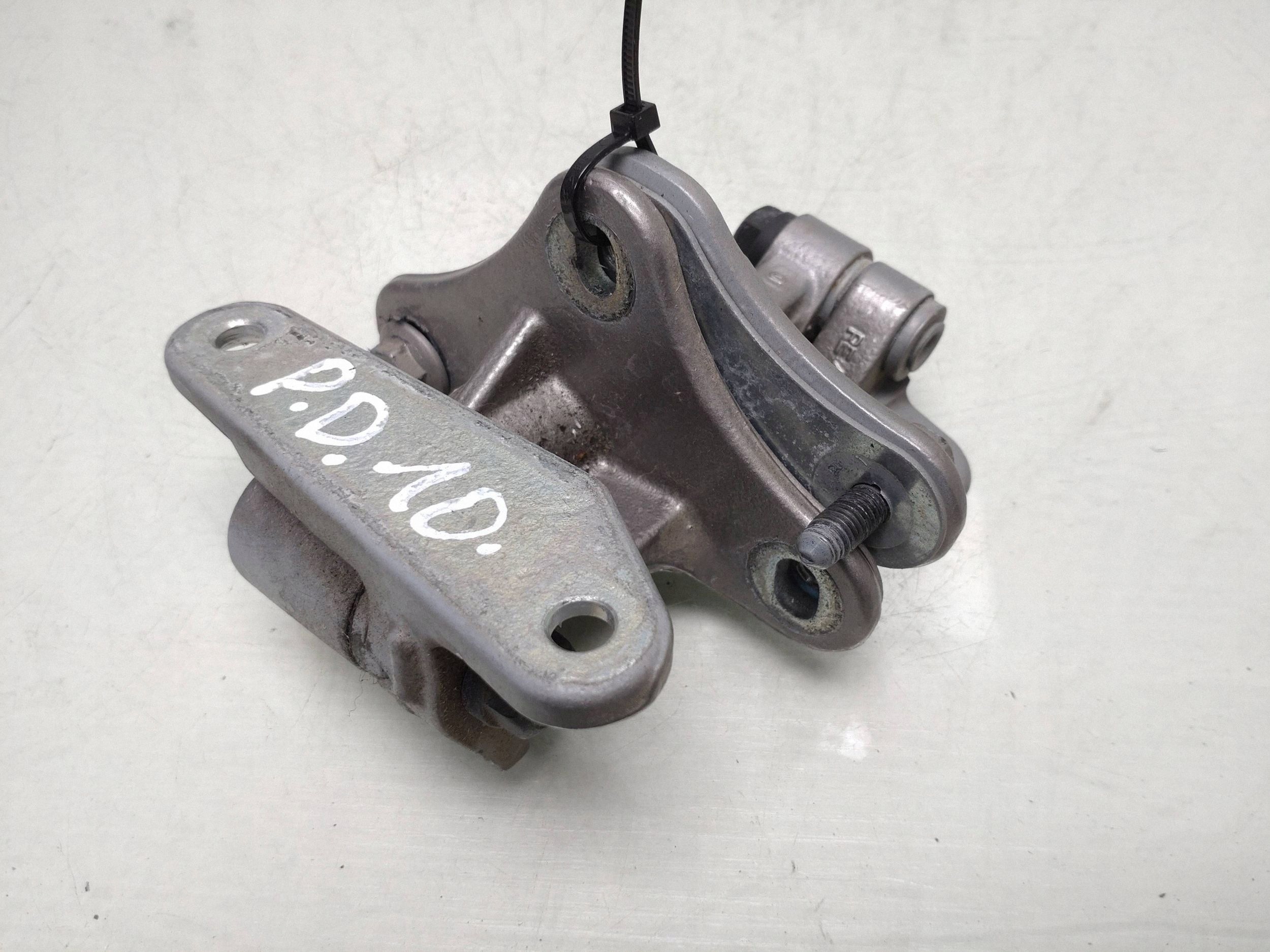 Mercedes ML W164 Türscharniere vorne OEM FRC146807 image 4