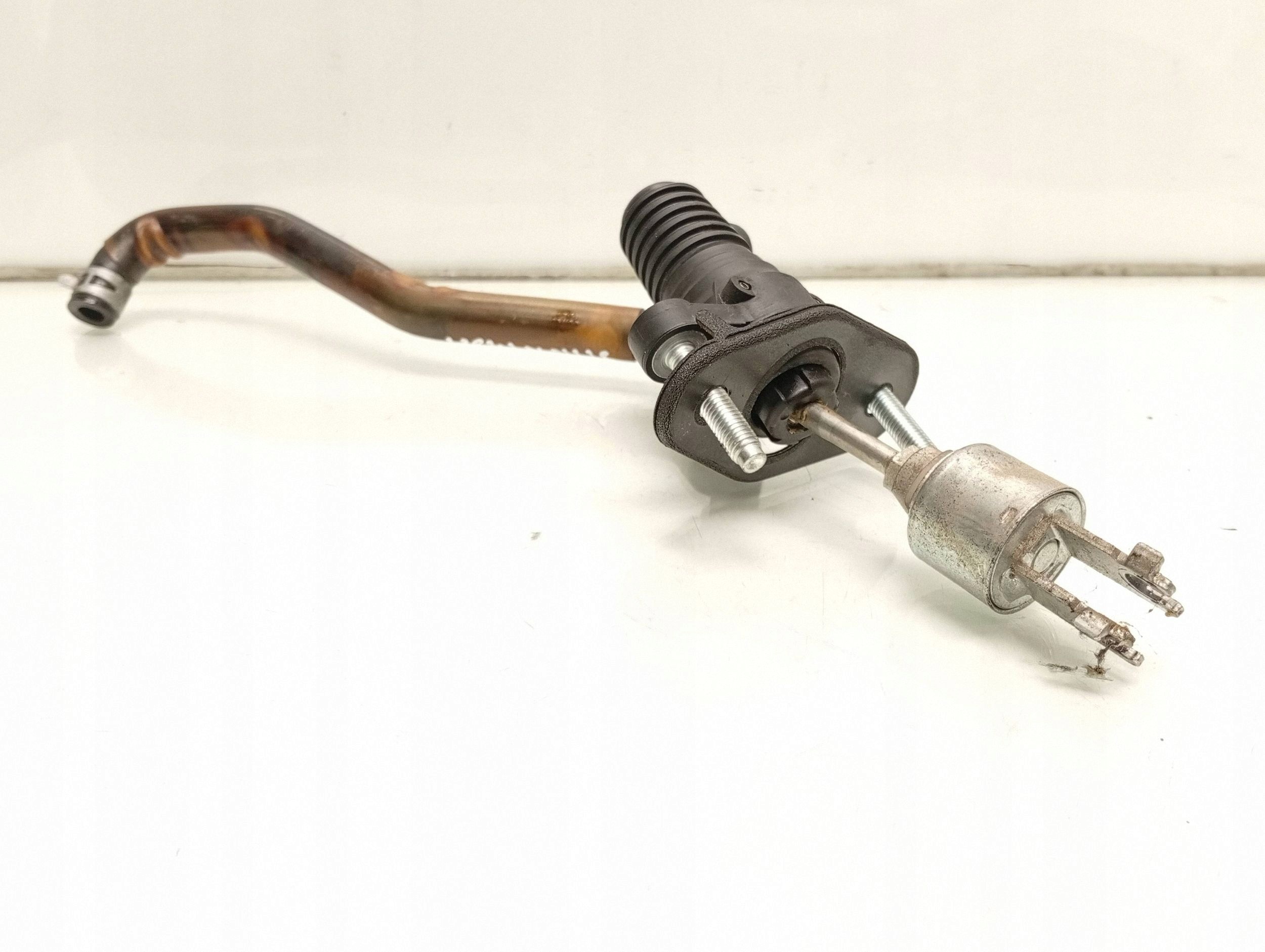 Toyota RAV4 XA30 Kupplungspumpe FRC147163 image 2