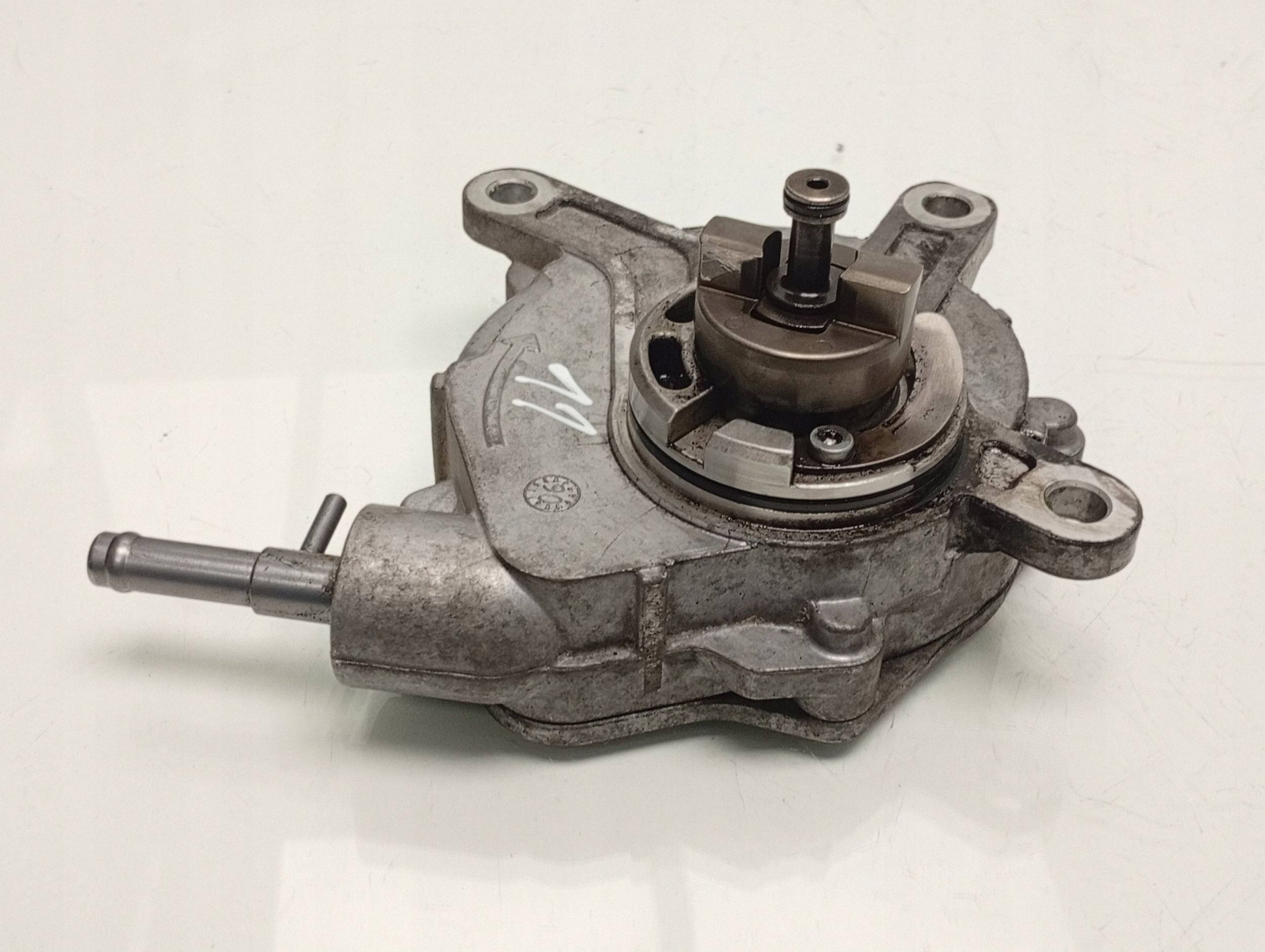 Toyota RAV 4 (XA30) Vacuümpomp 27110683 image 2