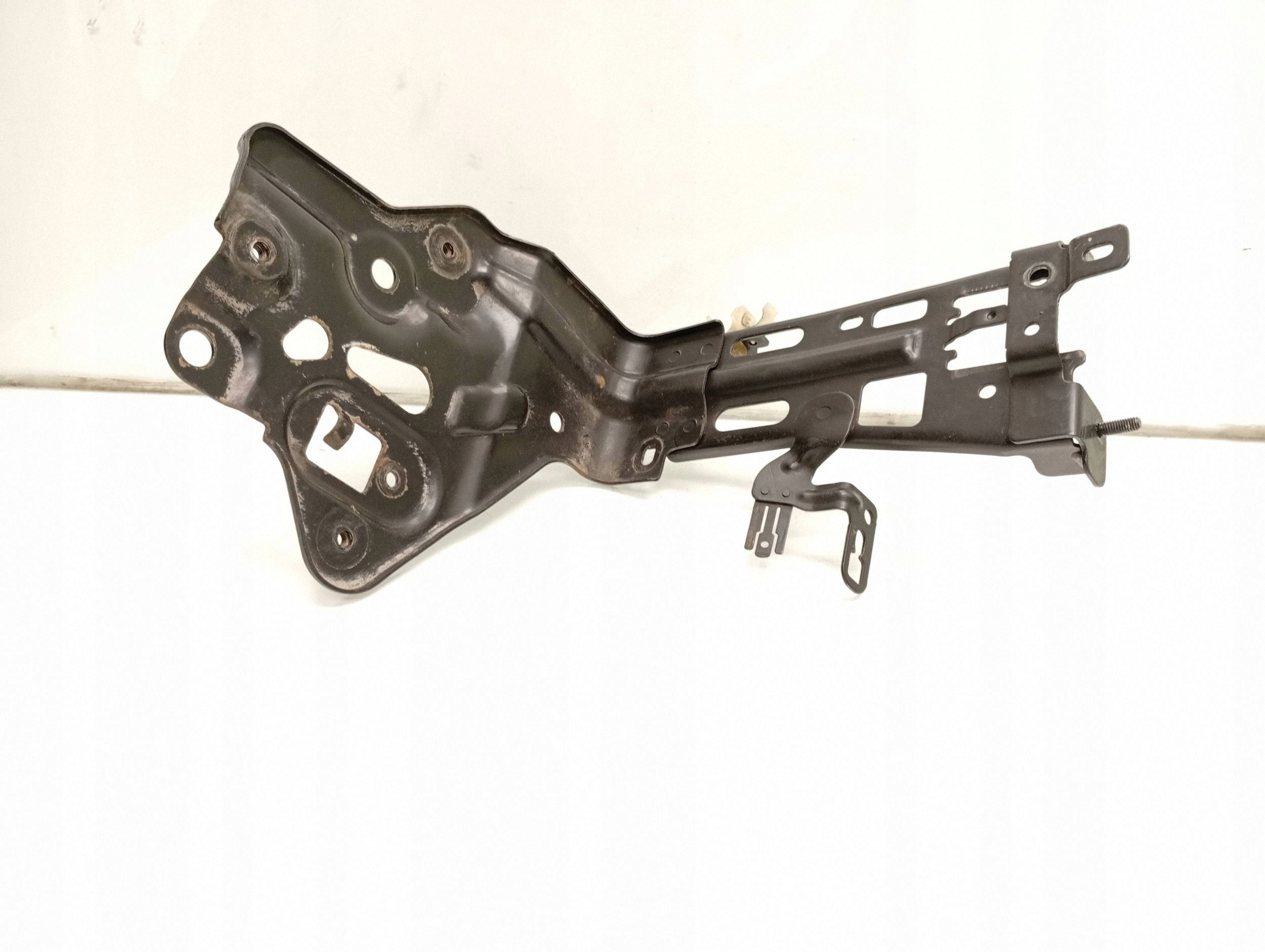 Toyota RAV4 (XA30) Bränslefilterfäste FRC147282