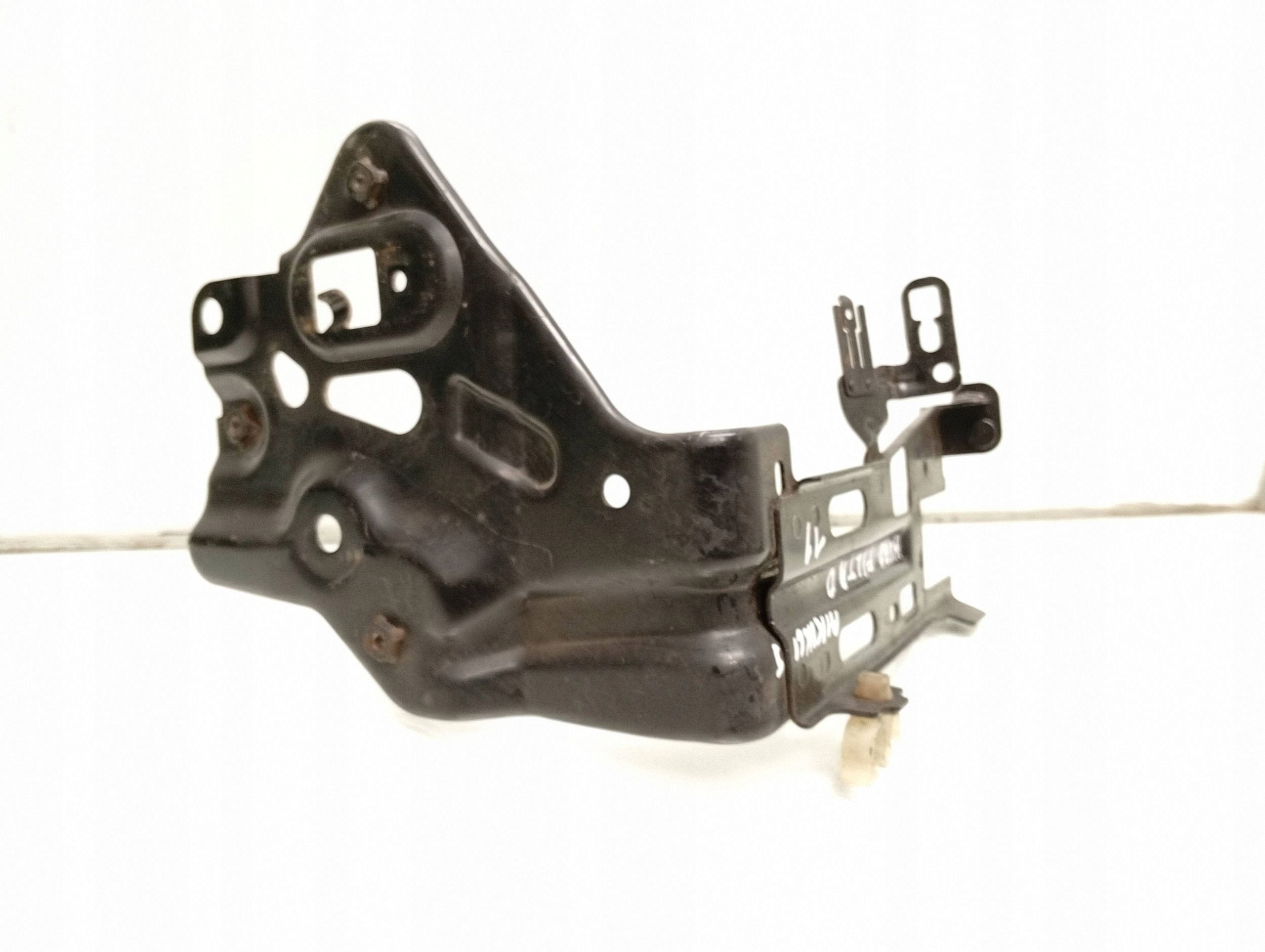 Toyota RAV4 (XA30) Bränslefilterfäste FRC147282 image 3