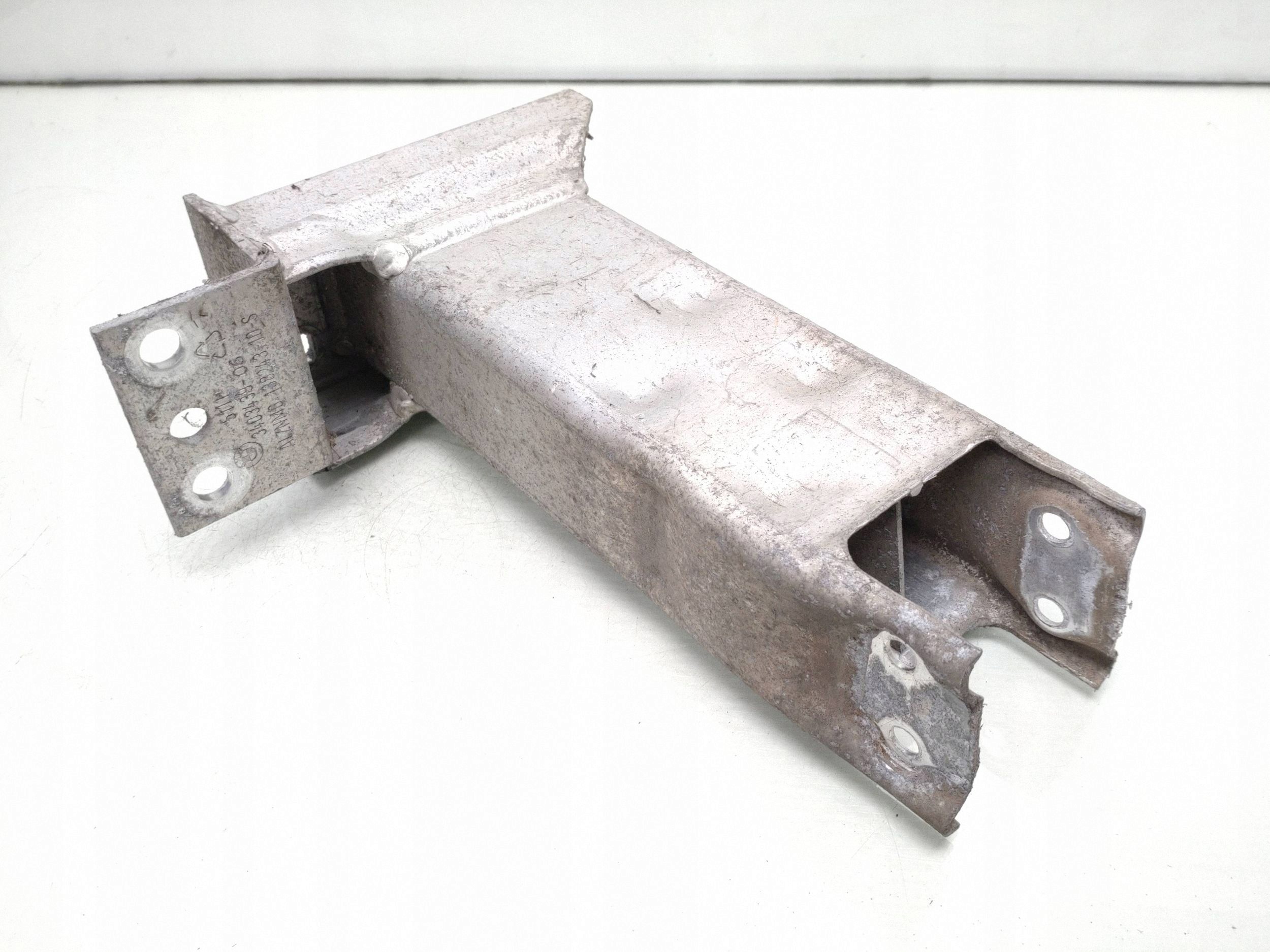 BMW F10 F11 Etupuskurin törmäyspalkki vasen 3403439