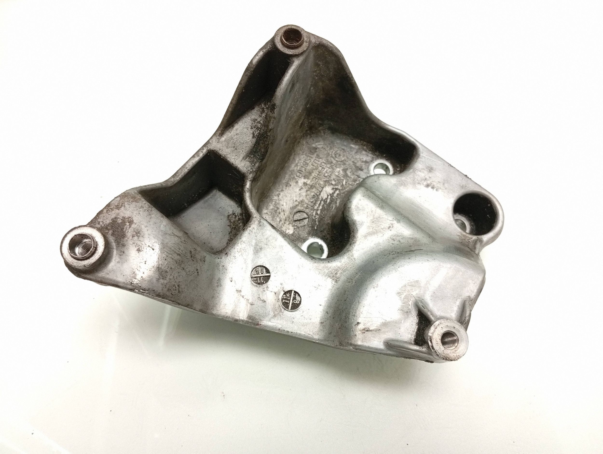 BMW X3 E83 2008 A/C Compressor Mount Bracket OEM 7794614 image 2