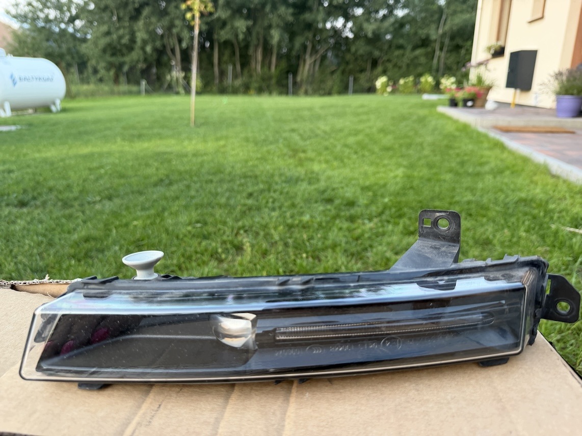 Farol Jaguar F-Pace 1058002R LED Usado image 2