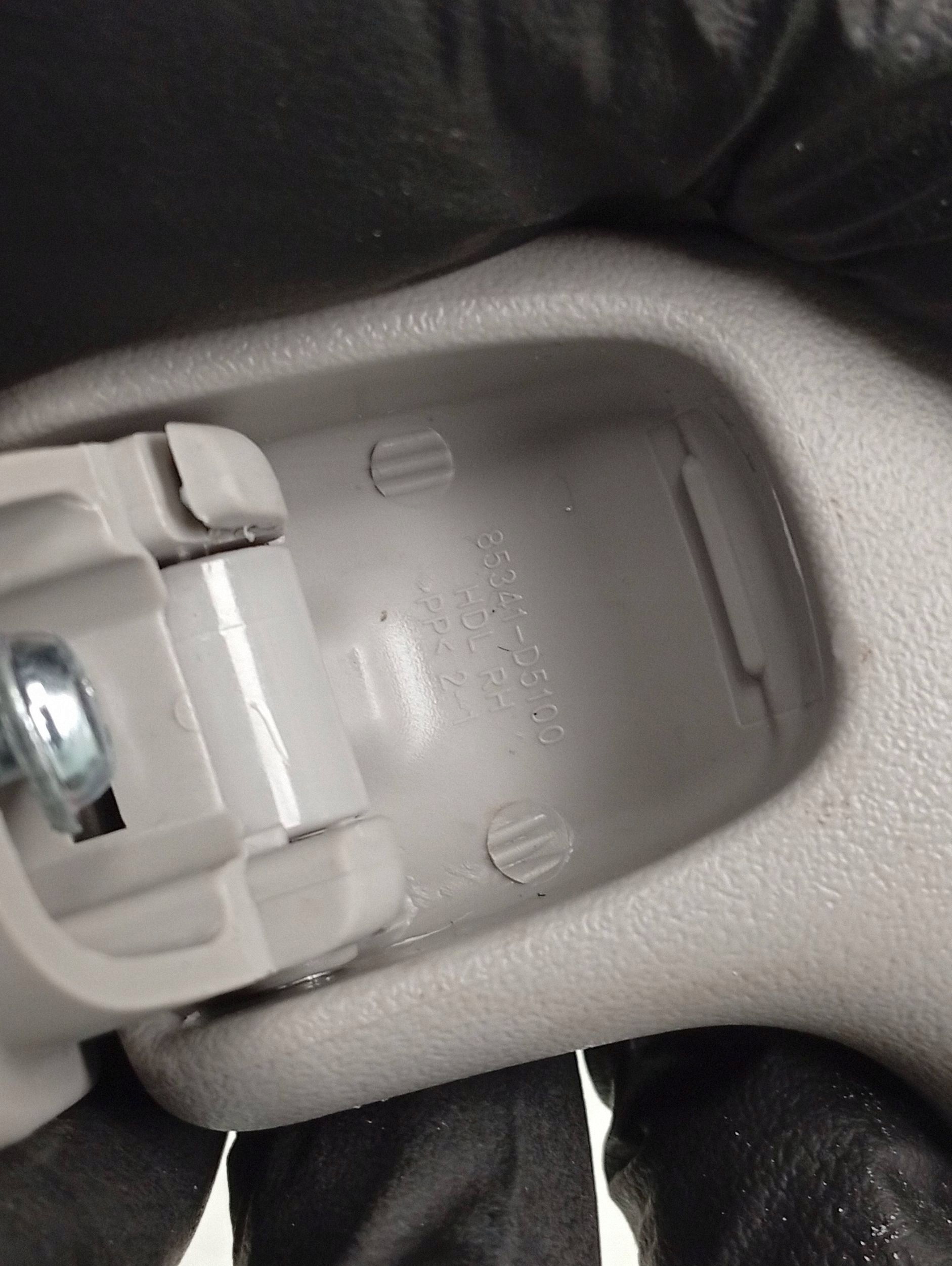 KIA Xceed takhandtagssats 85341D5000 begagnad image 3