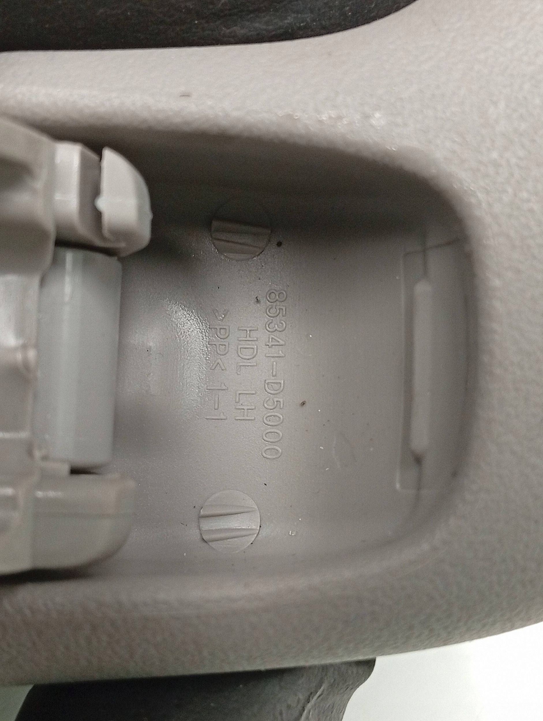 KIA Xceed takhandtagssats 85341D5000 begagnad image 4