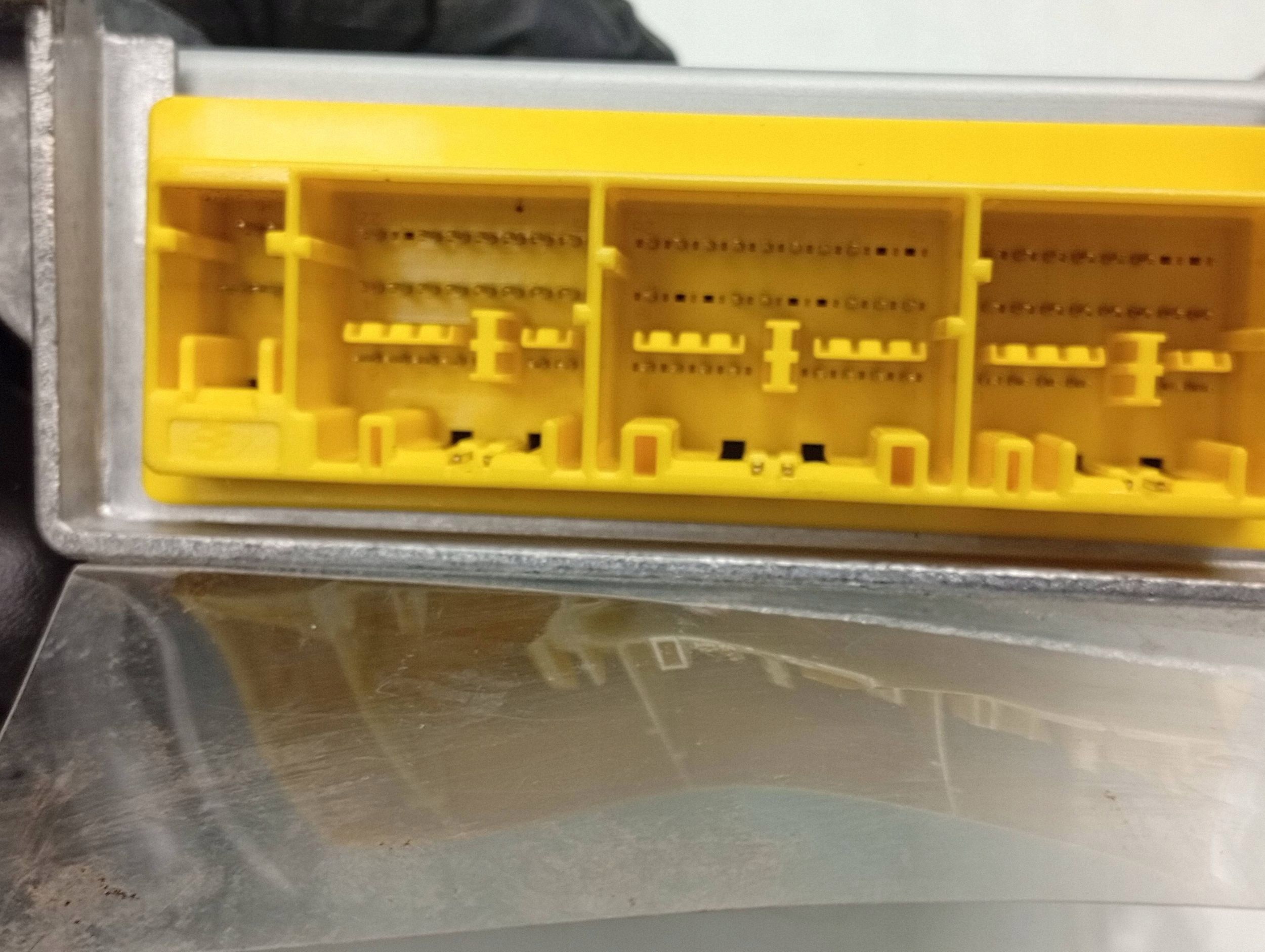Kia XCeed Airbag Control Module K0273 OEM image 5
