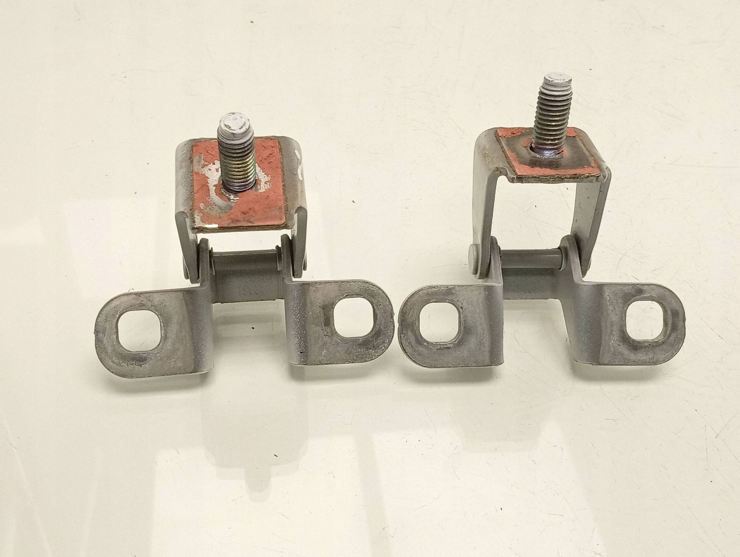Opel Mokka X 2020 Tailgate Hinge OEM 42604766 image 3