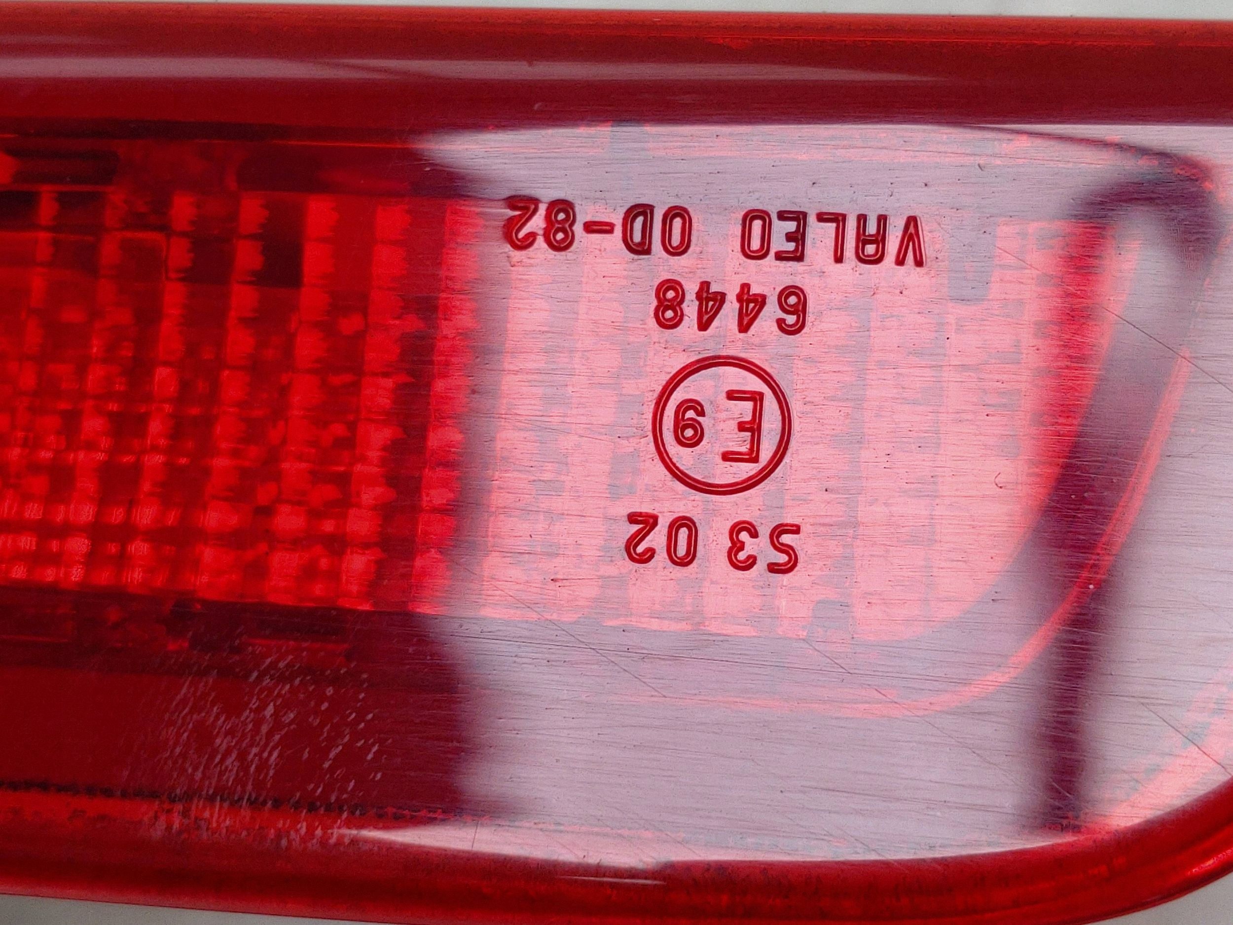 Feu stop Toyota Yaris 81570-0D152 LED image 3