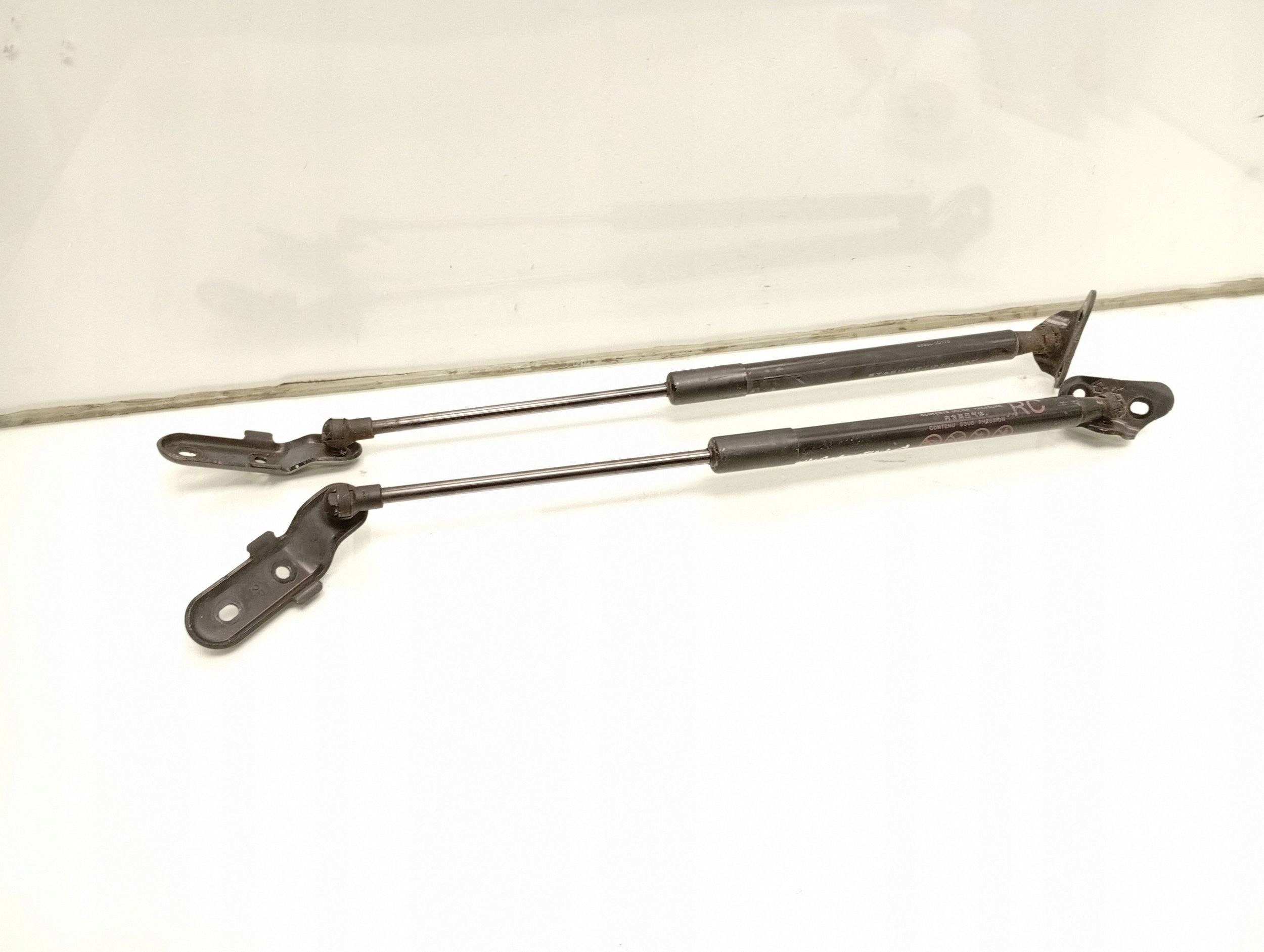 Atuador Hidráulico Porta-malas Toyota Yaris 68950-0D210