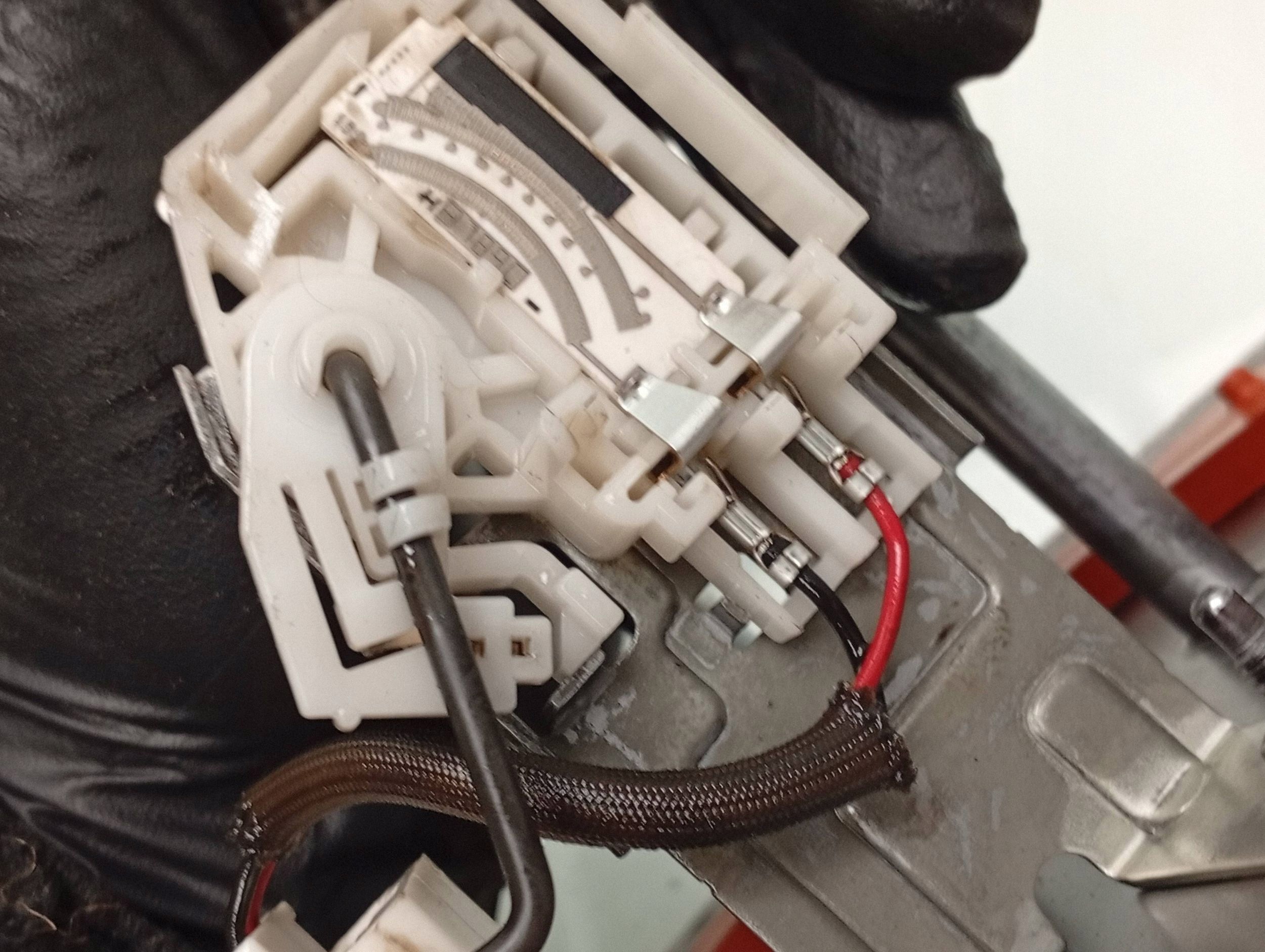 Sensor Nivel Combustible Mazda 6 2014 image 4