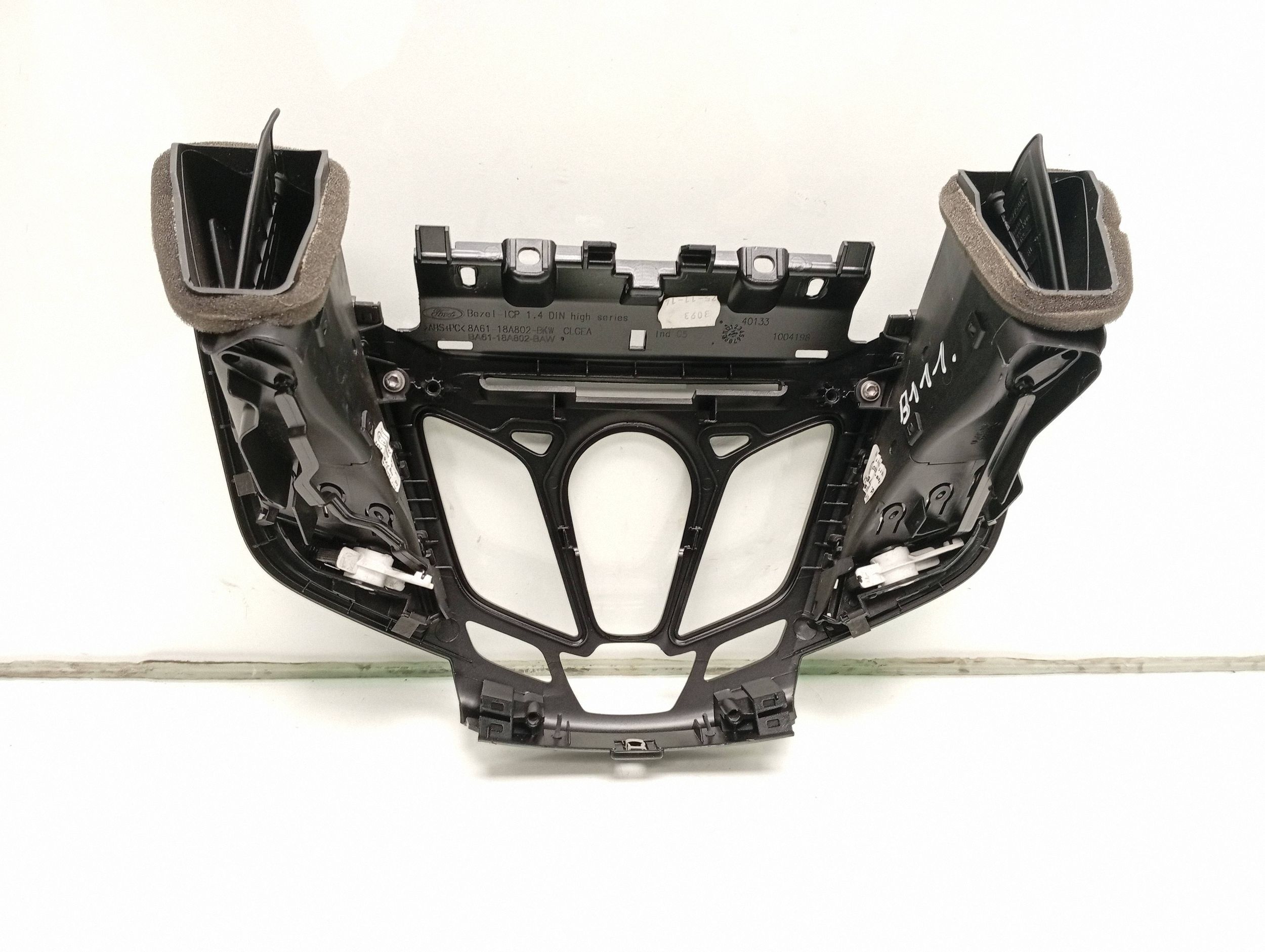 Ford Fiesta MK7 mittre luftutblåsningsram image 6