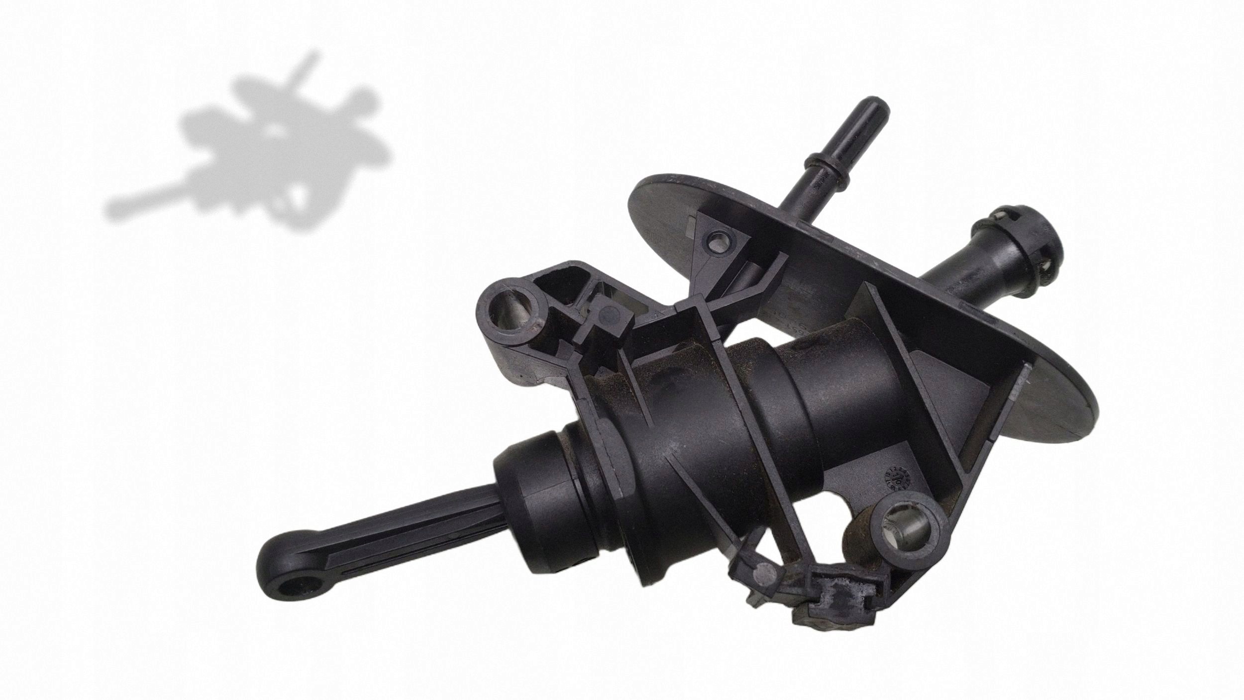 Pompe d'embrayage Ford OE D651-41990A image 4