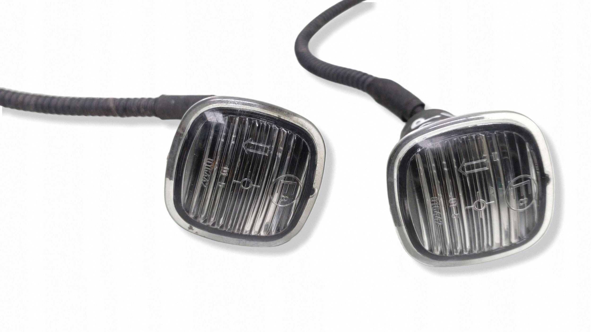 Direction indicator lamp Skoda OE 1U0949127 image 2