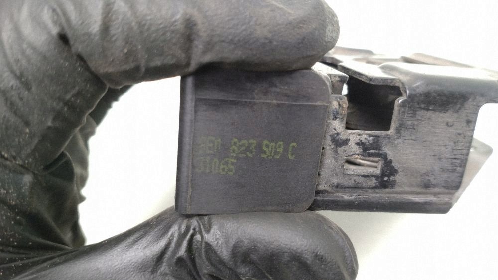 Serrure de capot Audi OE 8E0823509C image 6