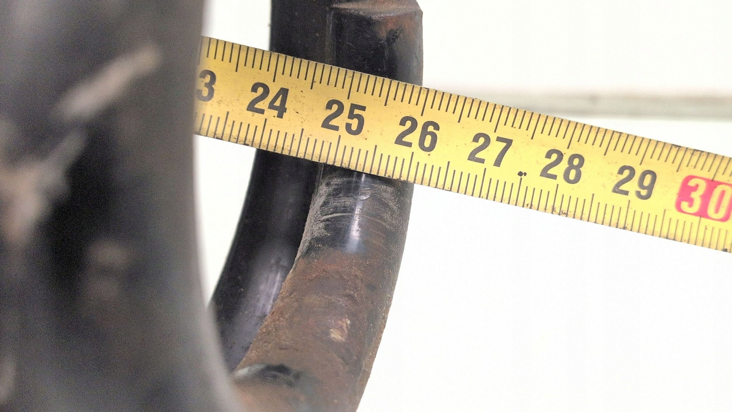 2005 VW Transporter T5 Rear Spring Used image 4