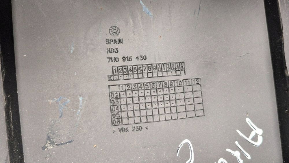 Cache couvercle batterie VW T5 2.5 TDi 7h0915430 image 5