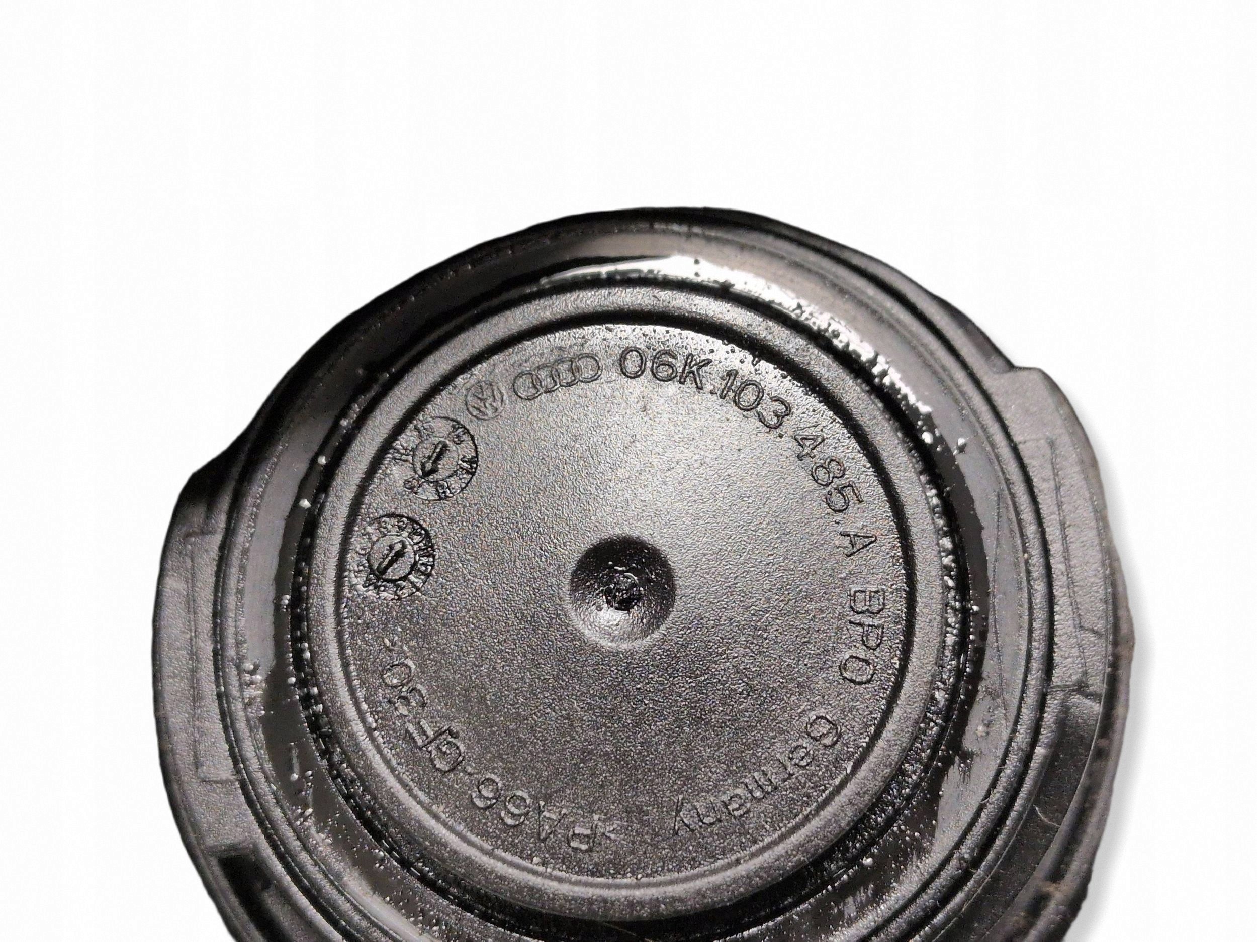 Couvre-culasse Seat Leon 5F 2020 04L103469Q image 7