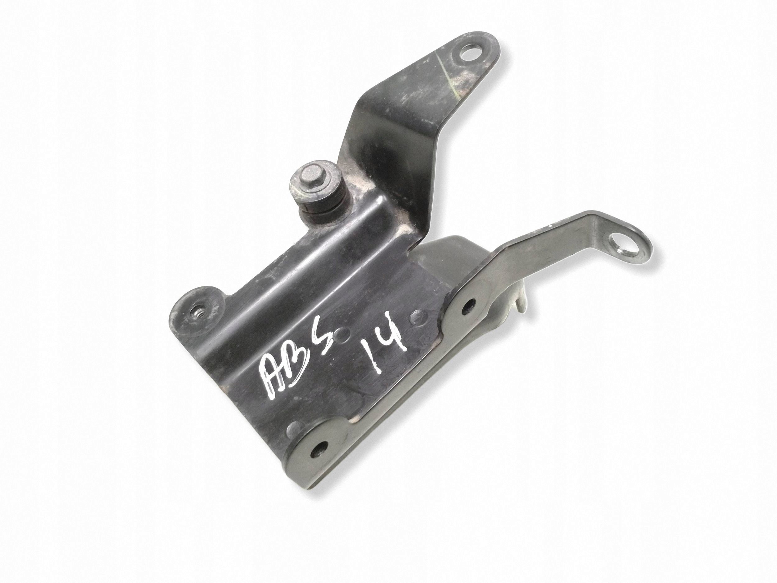 Nissan Leaf II (ZE1) Support Pompe ABS FRC153089 image 2
