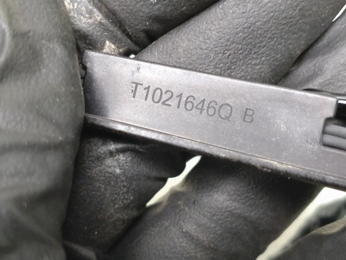 Nissan Leaf II ZE1 Temperatursensor T1021646Q image 5