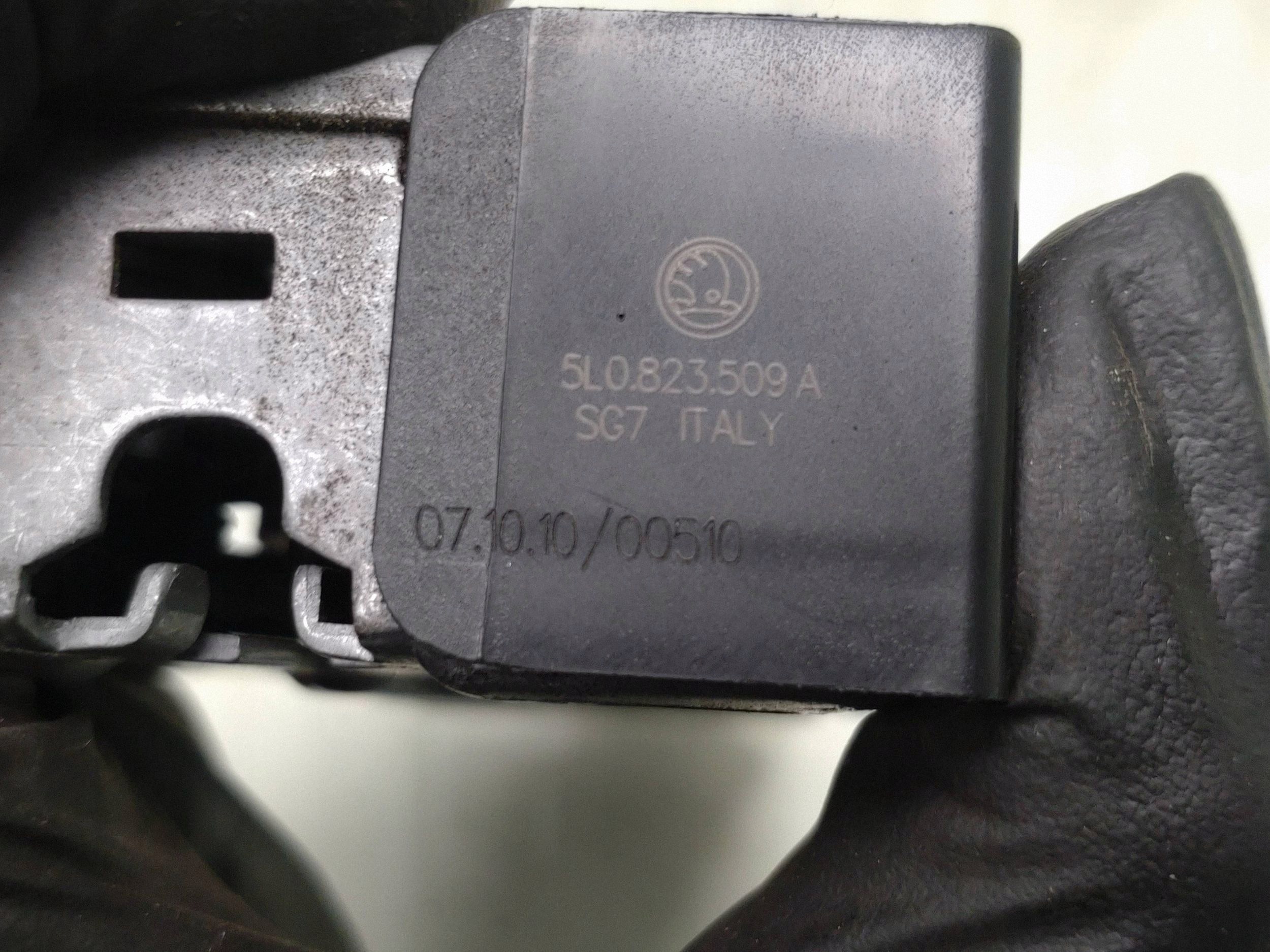 Serrure de capot Skoda Yeti I 5L 5L0823509A image 6