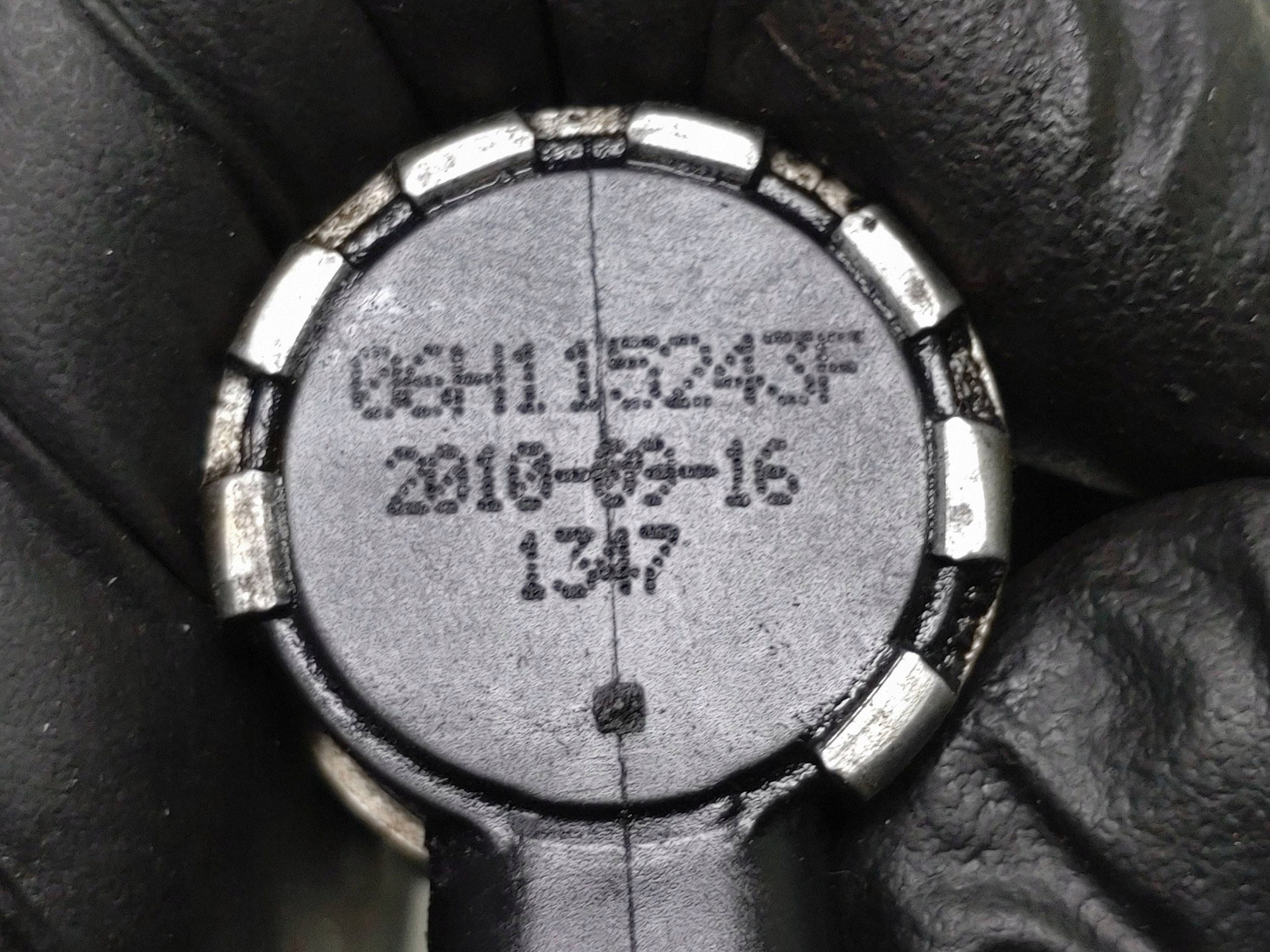 Sensor de Pressão de Óleo Skoda Yeti 06H115243F image 5
