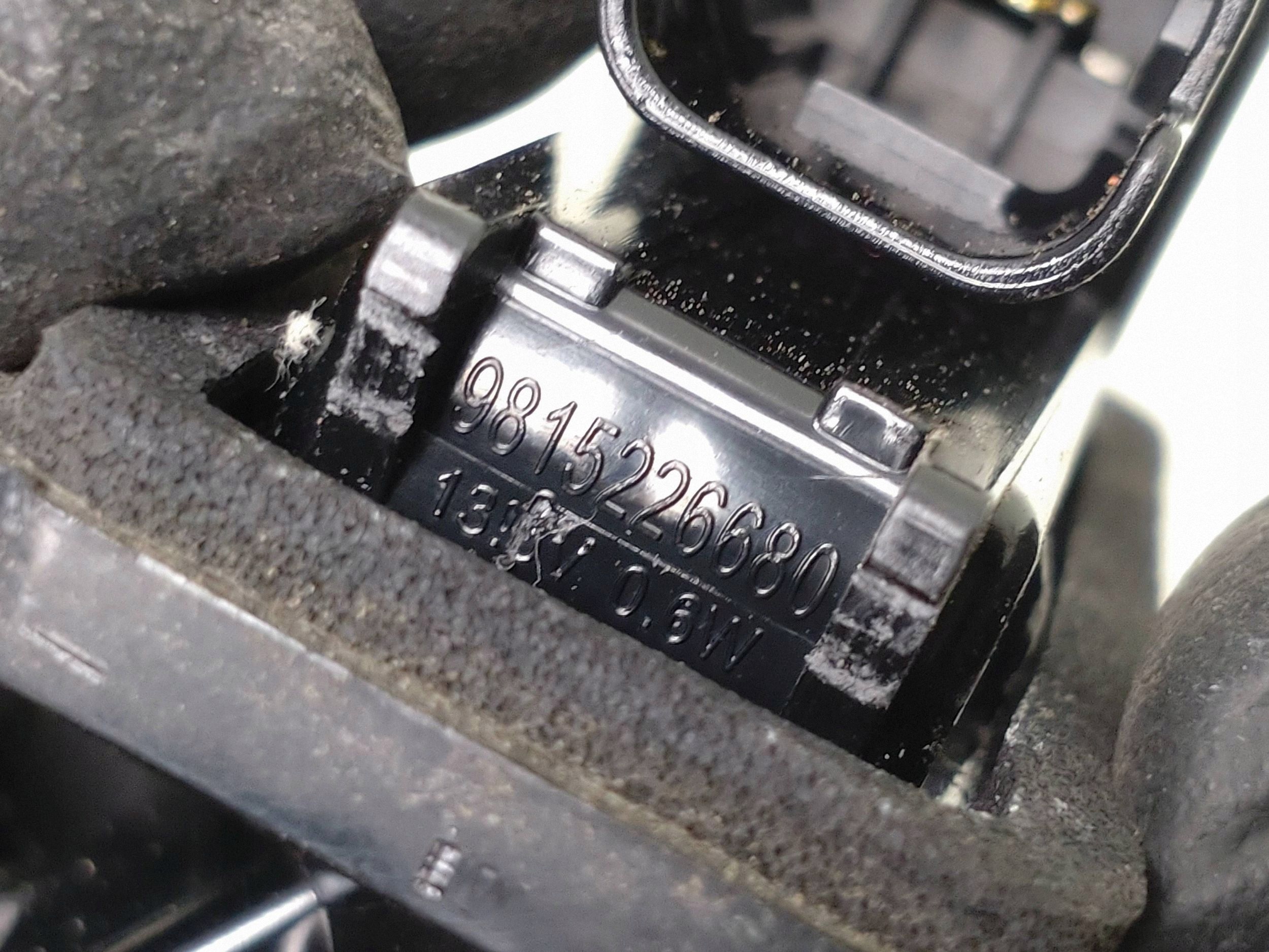 Opel Grandland 2021 Éclairage plaque 9815226680 image 9