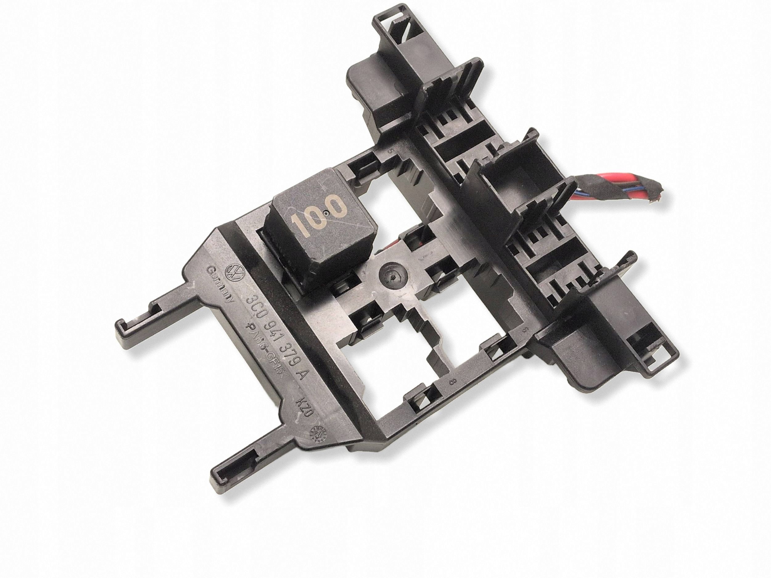 Boîte à fusibles VW Passat B7 3C0941379A image 2