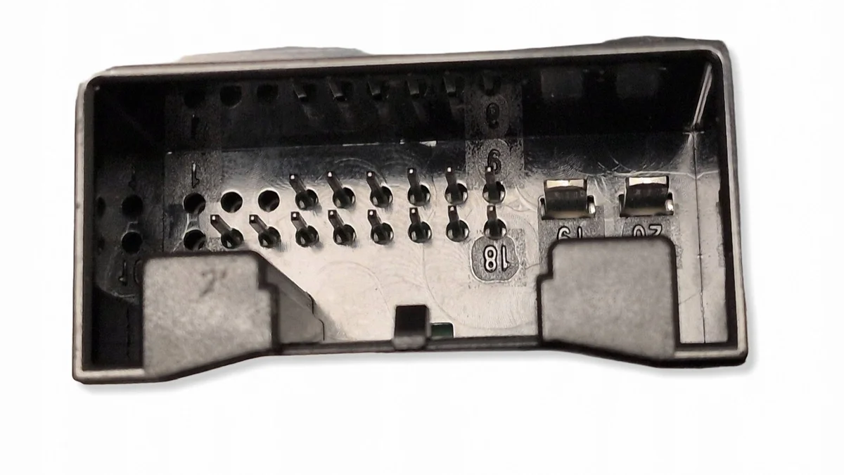 2025 Cupra Born Climate Control Panel 1EE907007B image 5