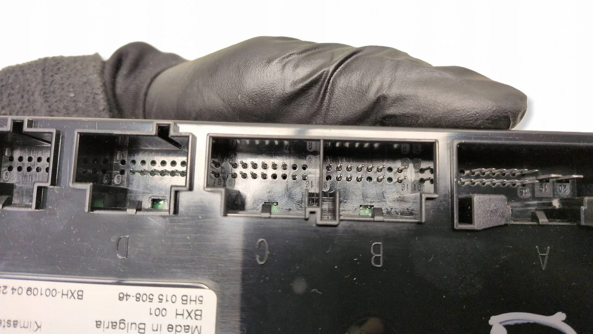 2025 Cupra Born Climate Control Panel 1EE907007B image 6