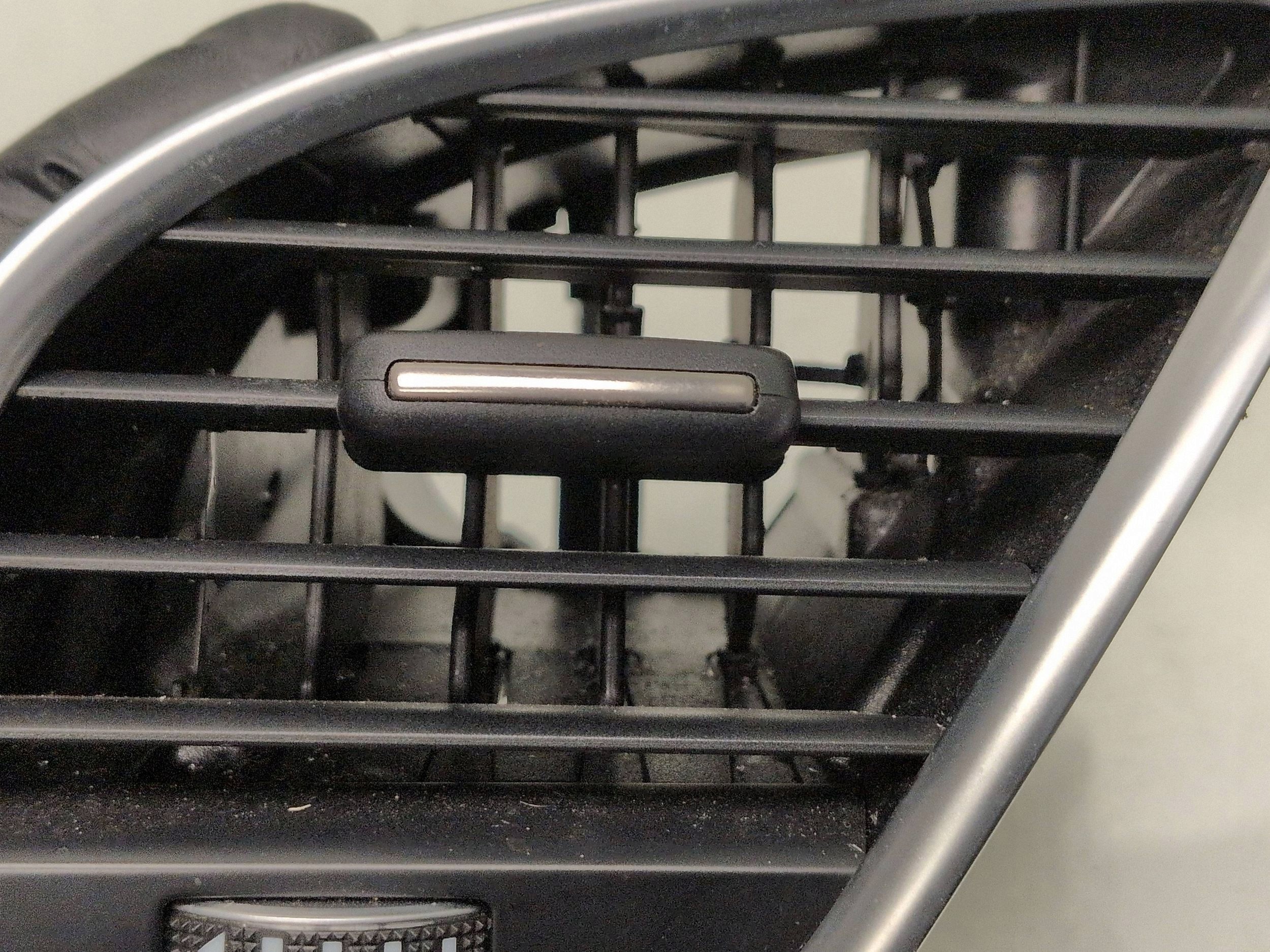 Grade de Ventilação Lateral Esquerda Audi A4 S4 B8 2012 image 5