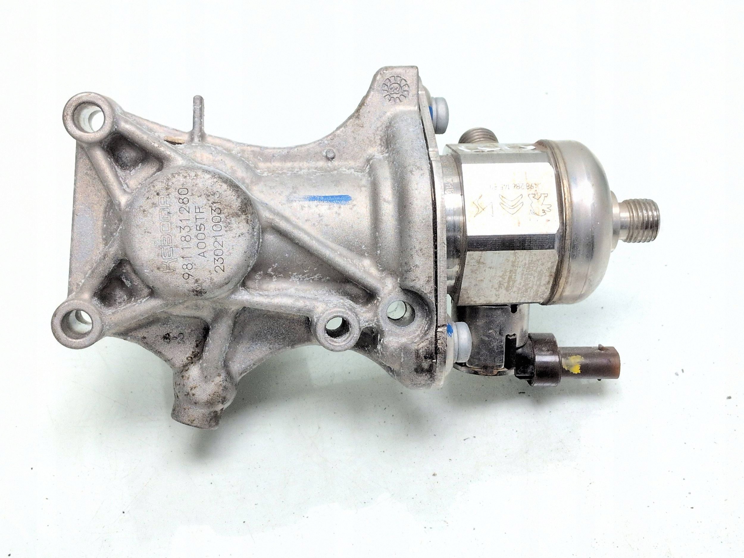Opel Astra L polttoainepumppu 9828614580 image 7
