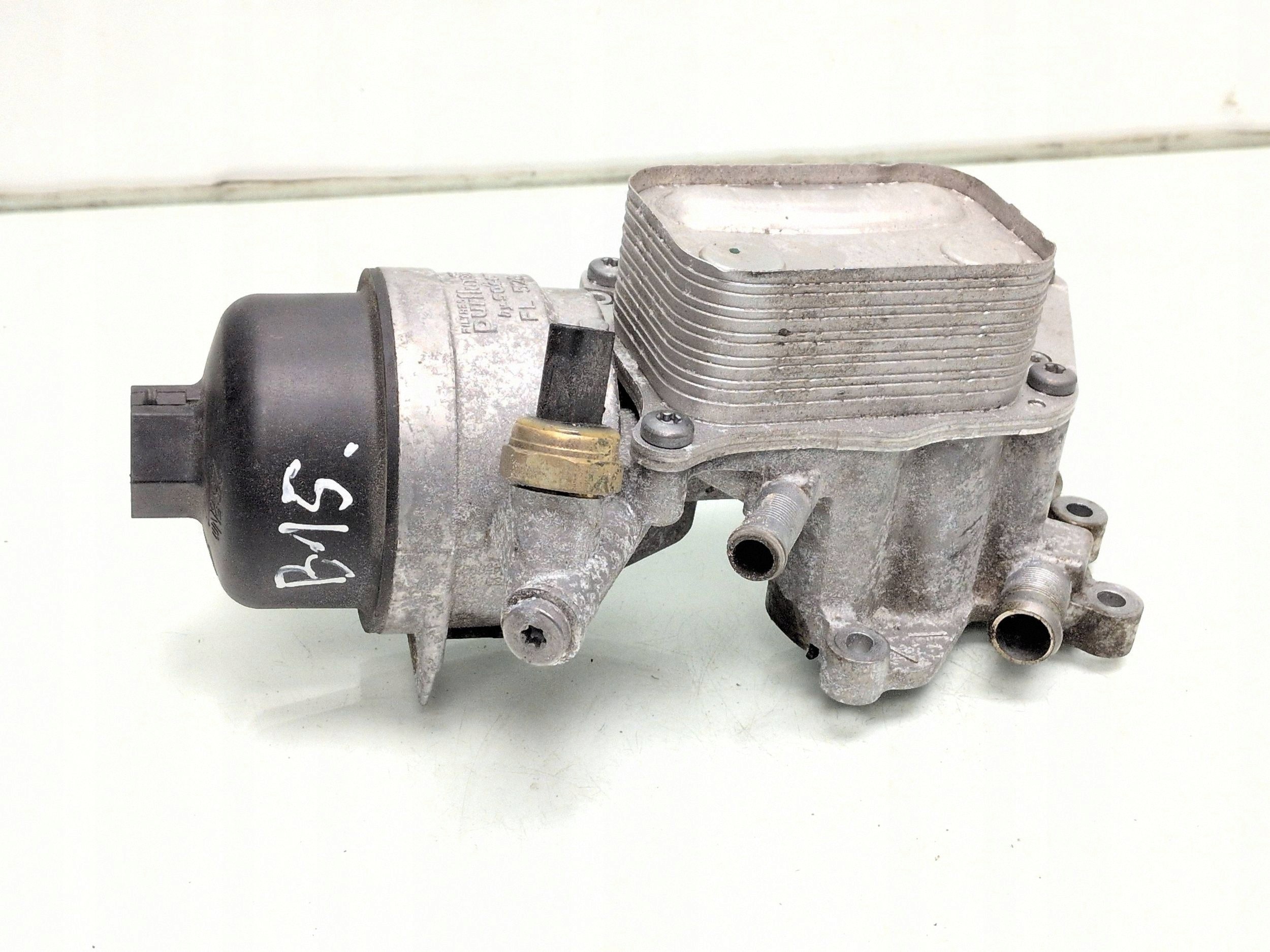 Opel Astra L 2023 öljynsuodattimen alusta V864374580