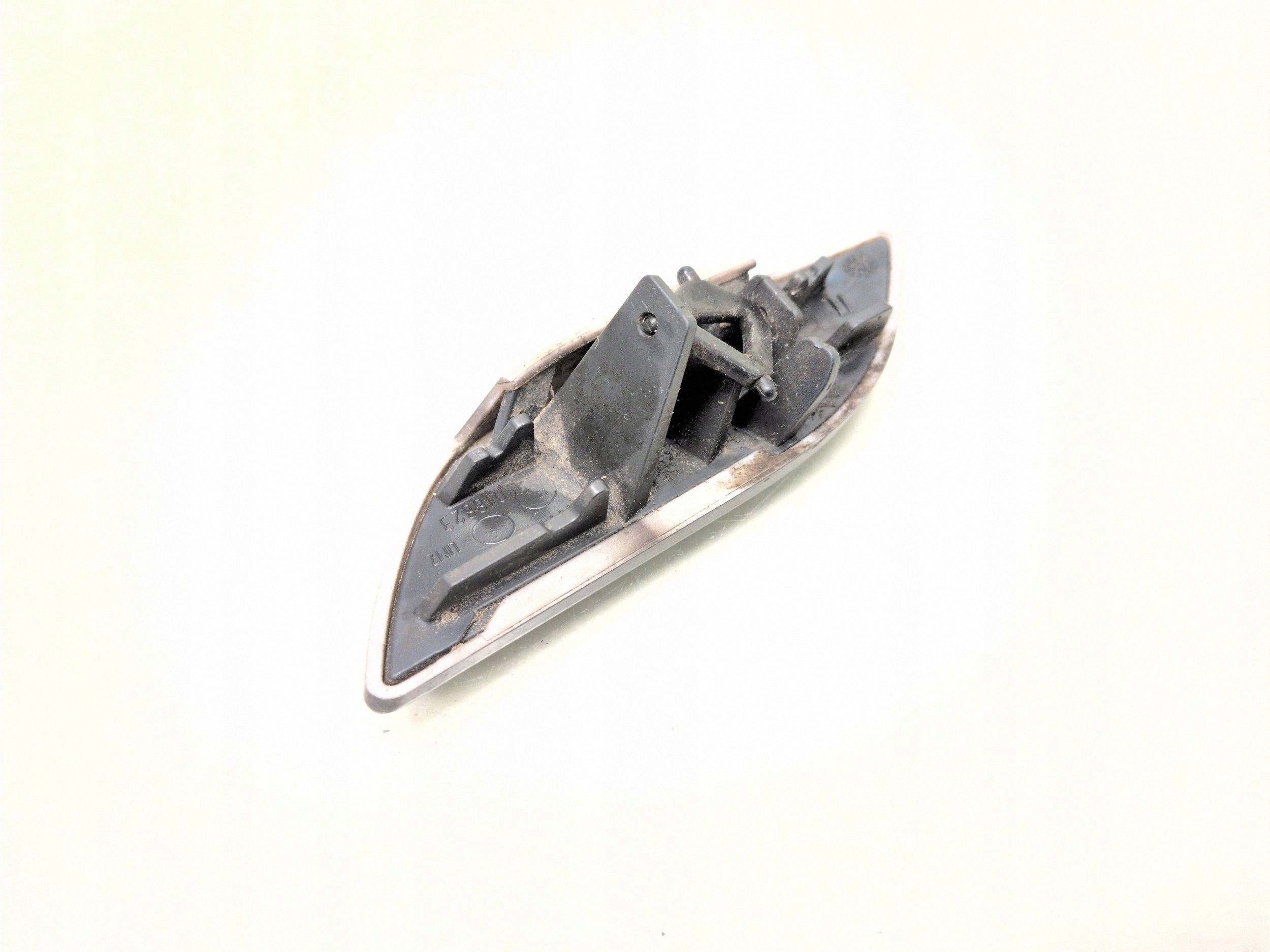 Skoda Superb B6 Capuchon de lave-glace 3T0955109 image 4
