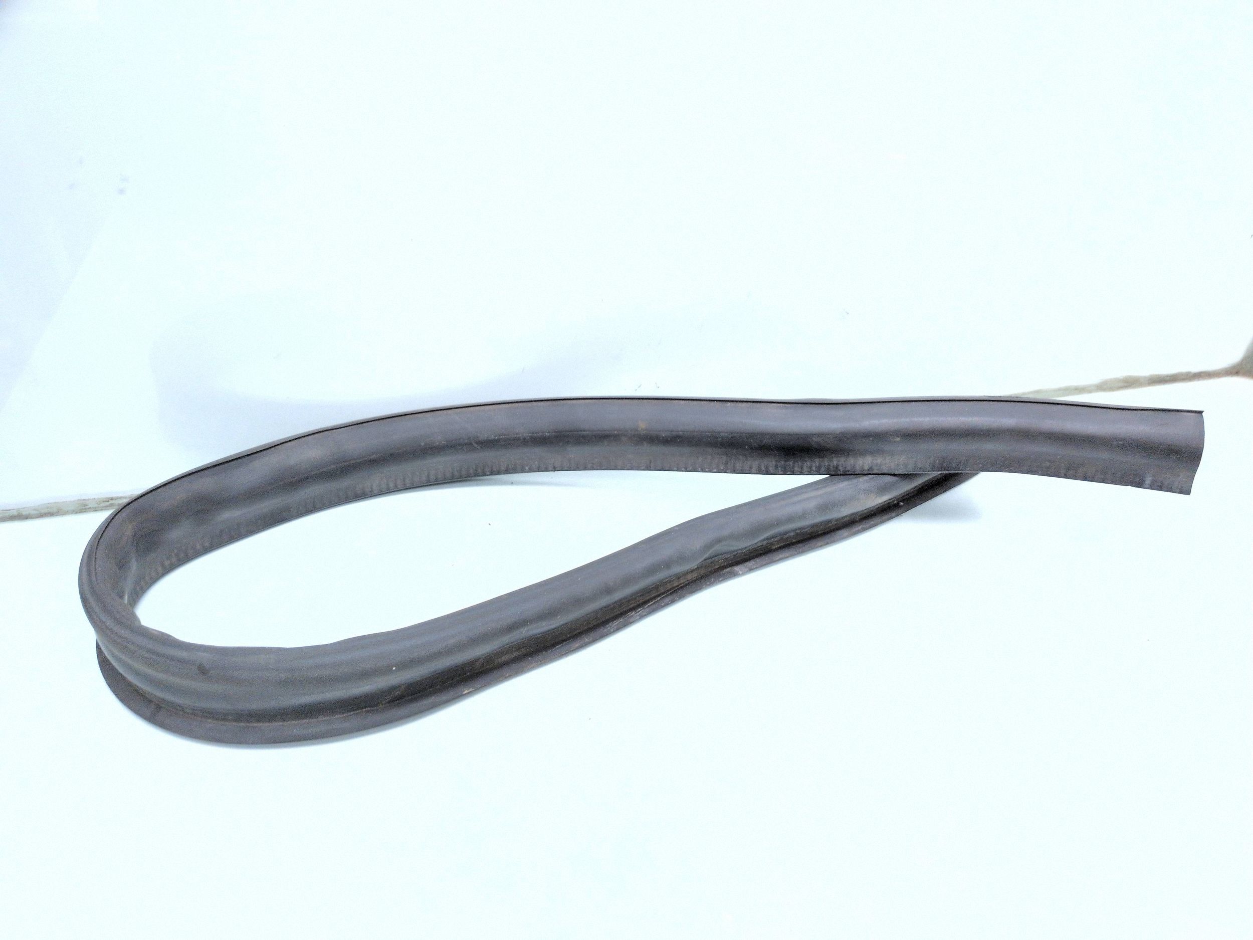 Joint de capot Opel Astra H 2006 2445389 image 3