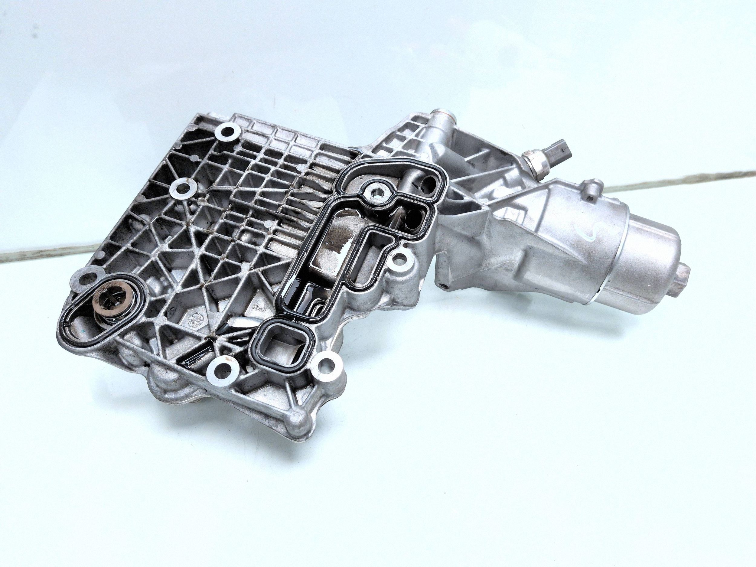 2012 Chevrolet Captiva Oljefilterbas 25194088 image 3