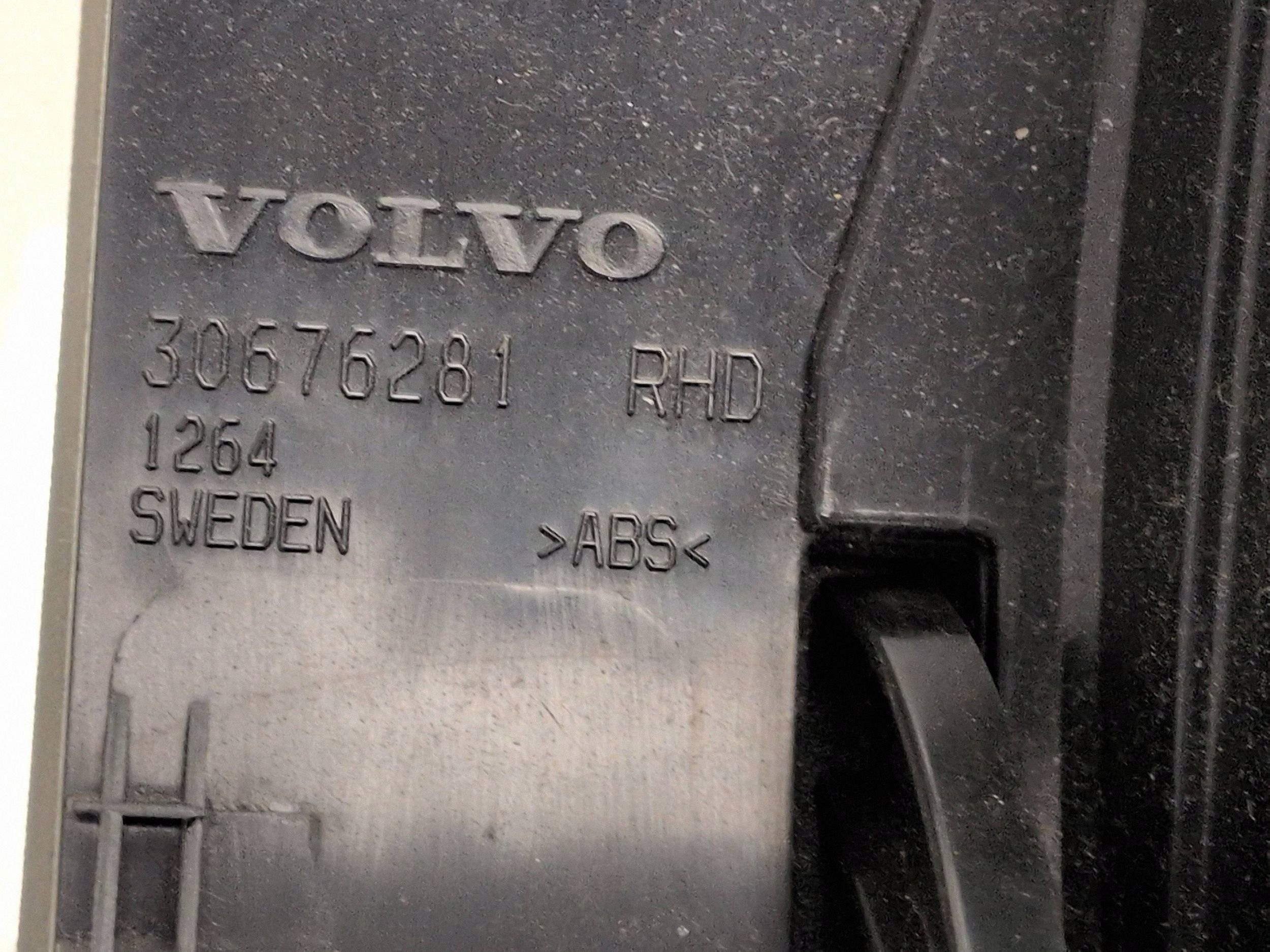 Compartimento Volvo V70 39996886 image 10
