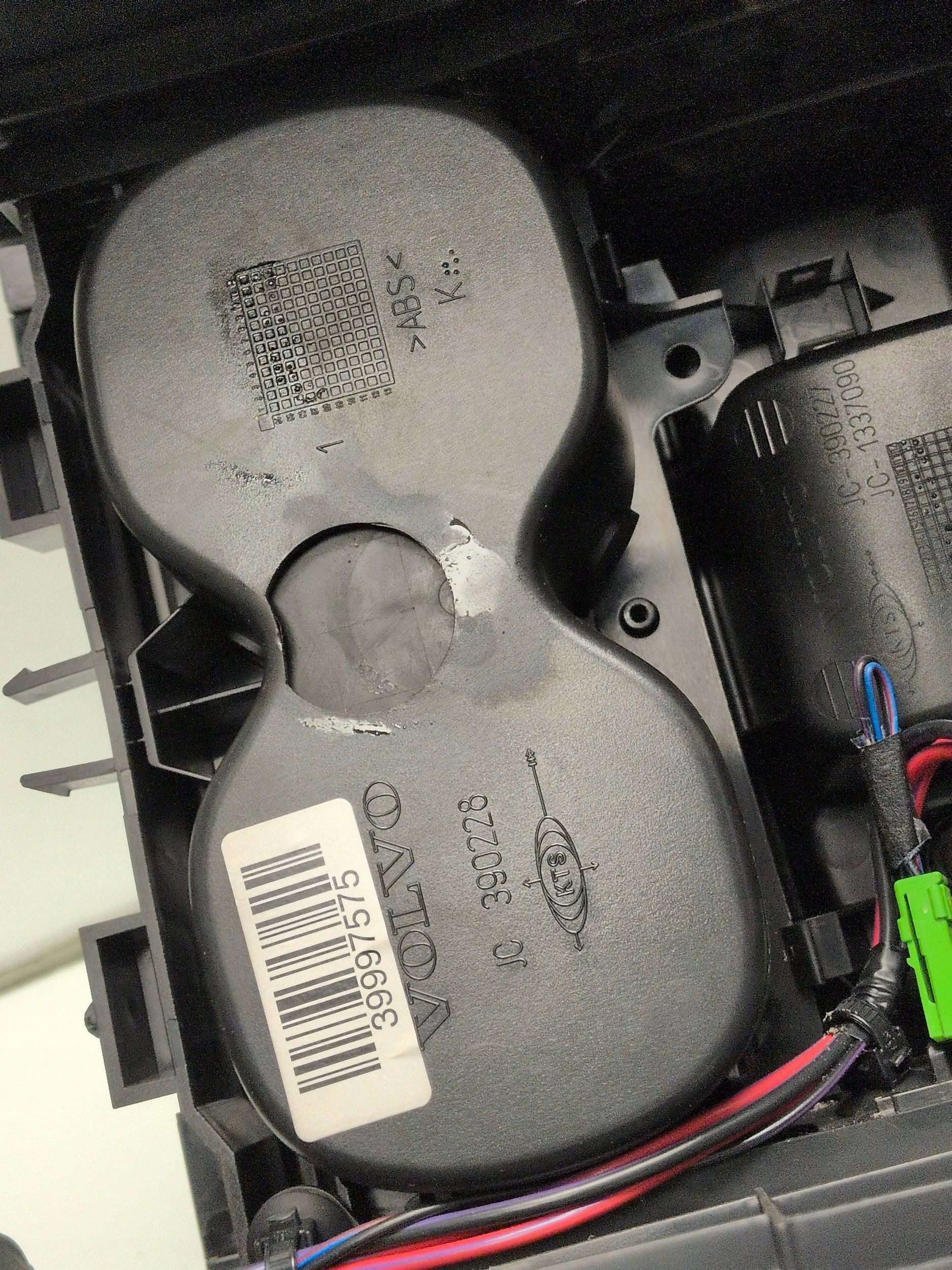 Volvo S80 2007 Console Armrest OEM 30722406 image 9
