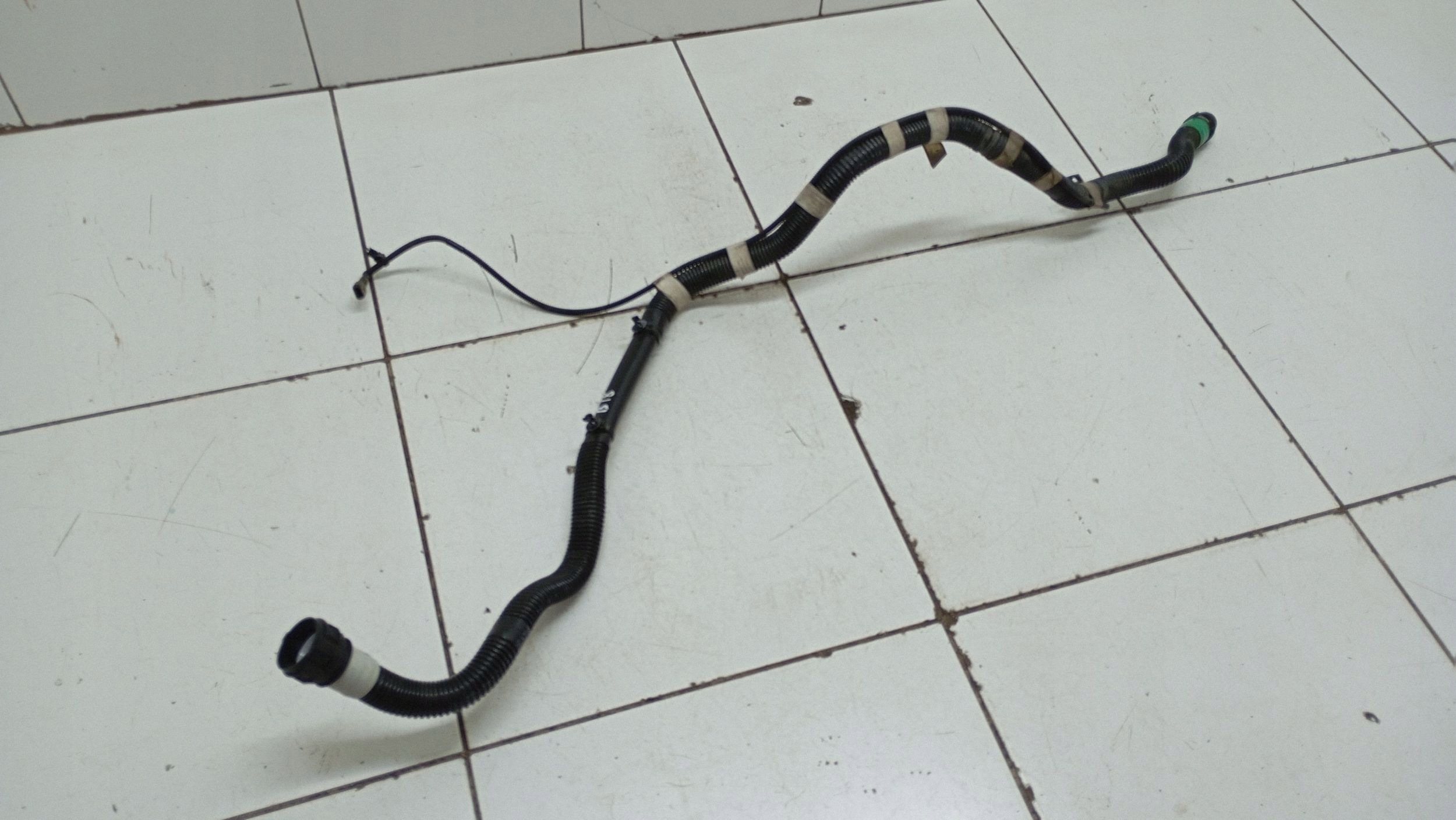 Tesla Model 3 2021 - Conduite de lave-glace 150133400C image 2