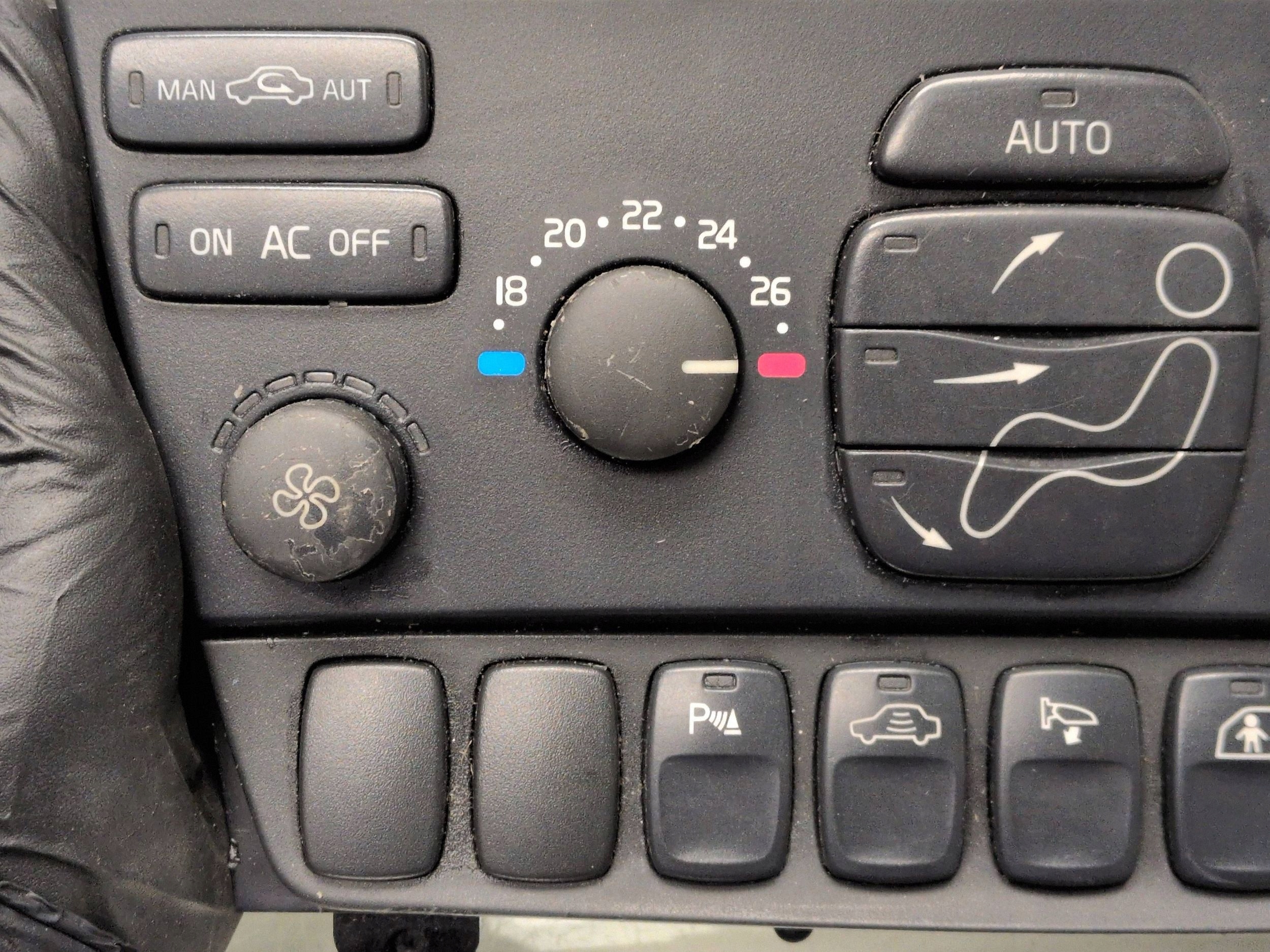 Panel de climatización Volvo S60 2006 OEM 30746022 image 5
