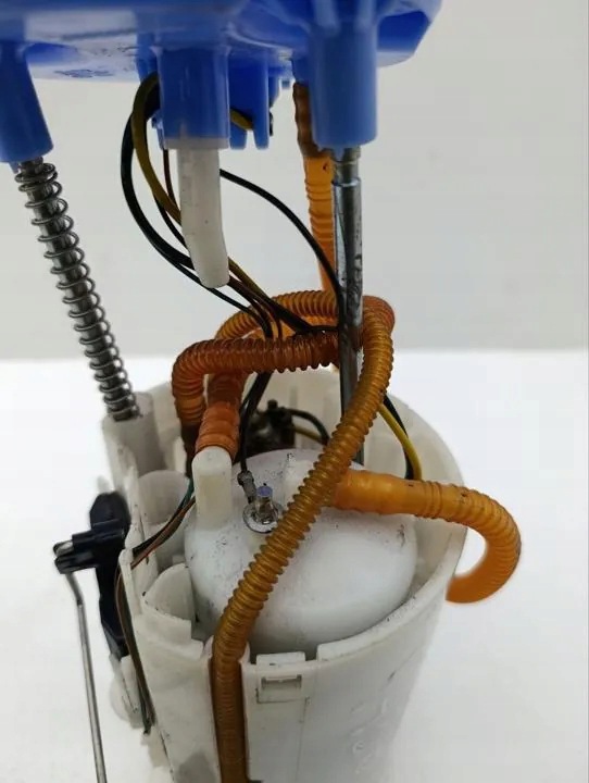 Pompe à carburant VW A2C10308500 essence 183kW 2018 image 8