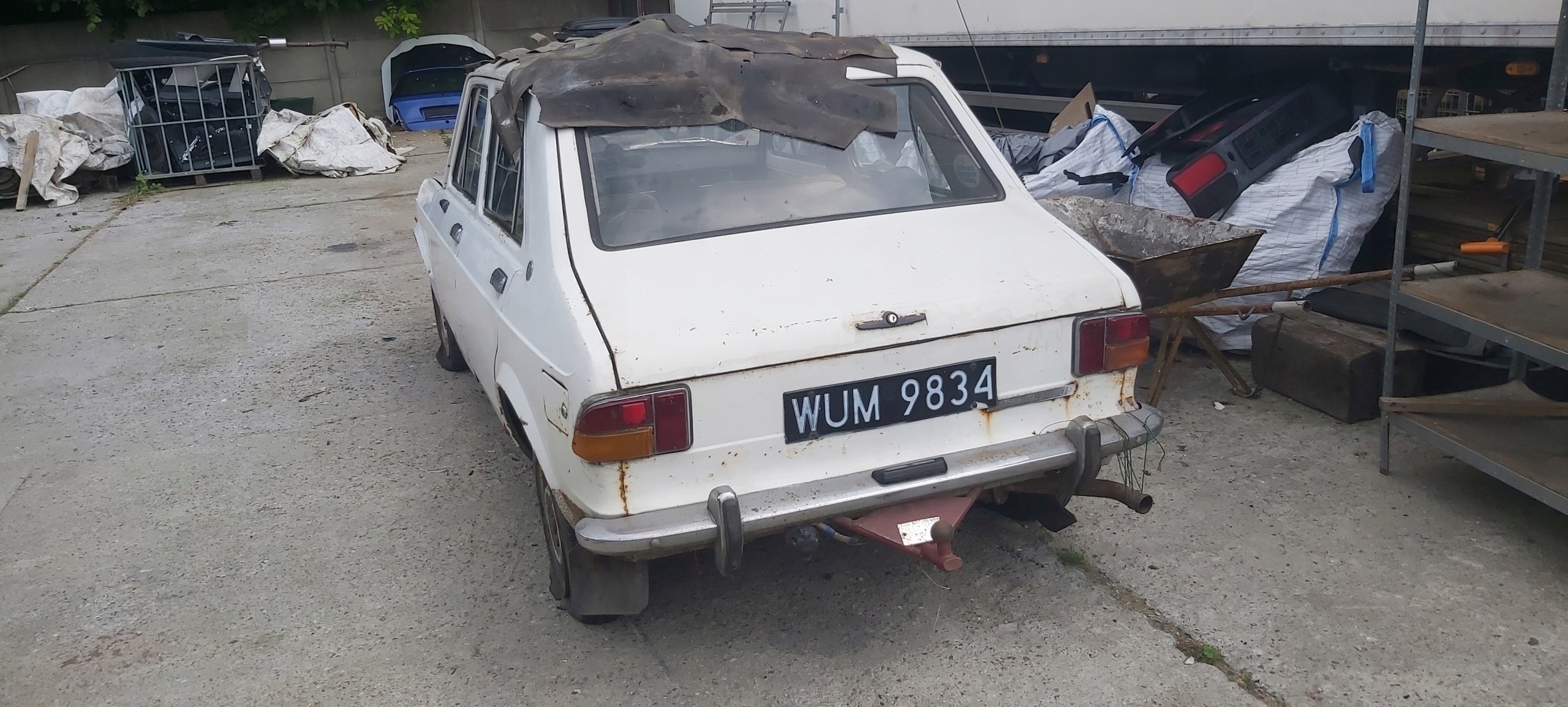 Takaluukku Fiat 600 Zastava 750 L8V Käytetty