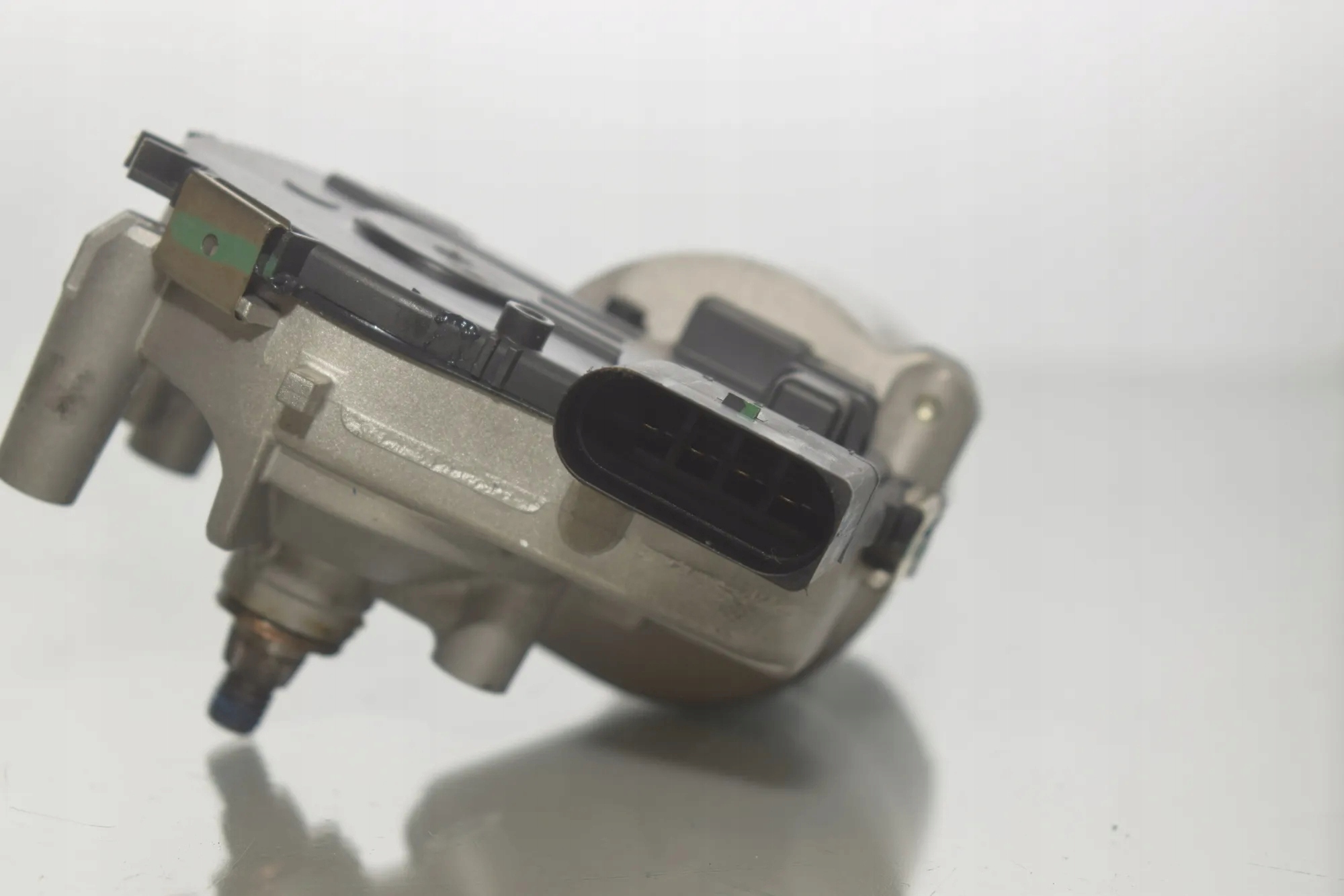 Gebruikte ruitenwissermotor voor BMW F40 9721863 image 3
