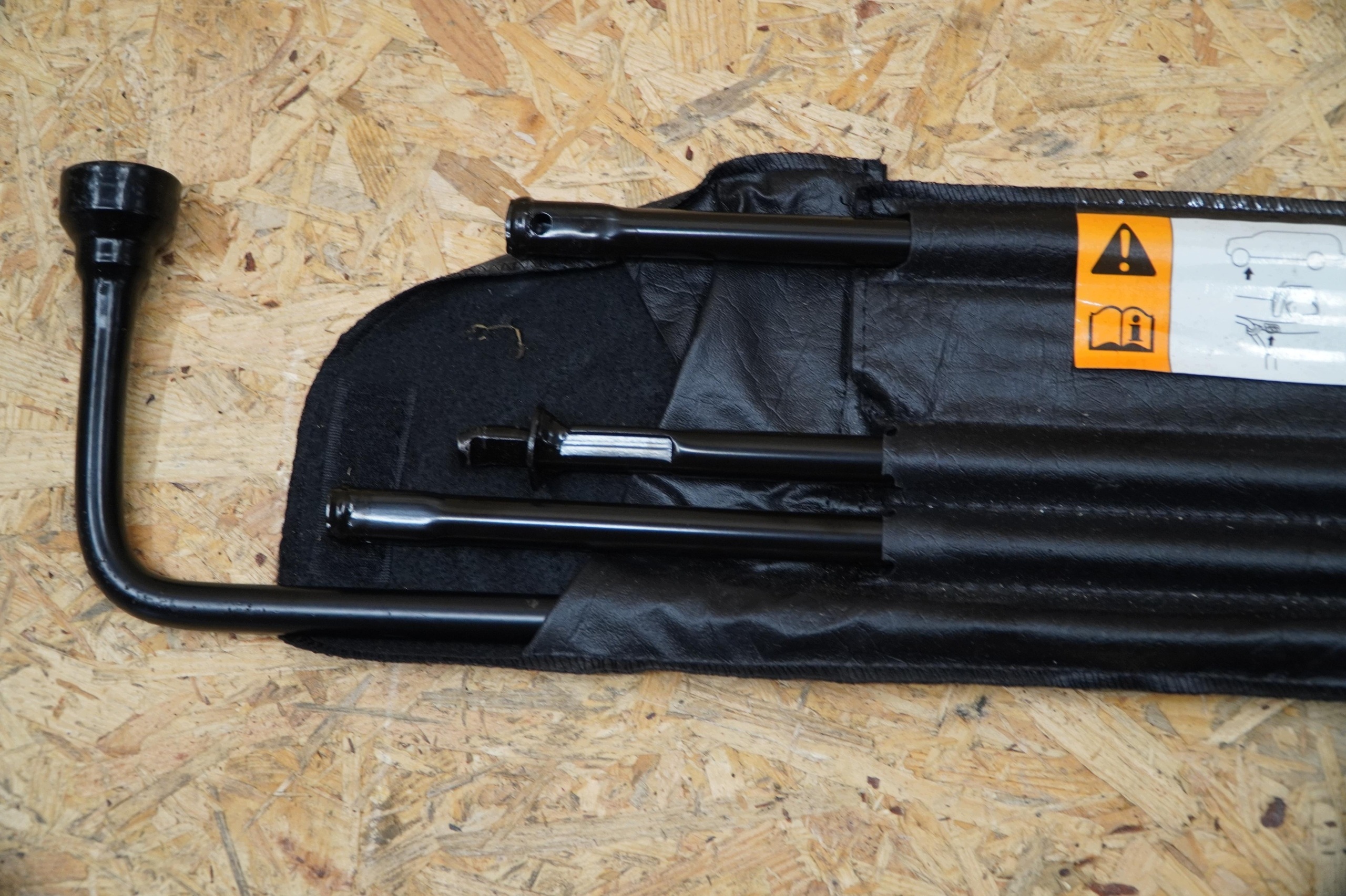 Radwechselwerkzeug 84329939 Tahoe V Original
