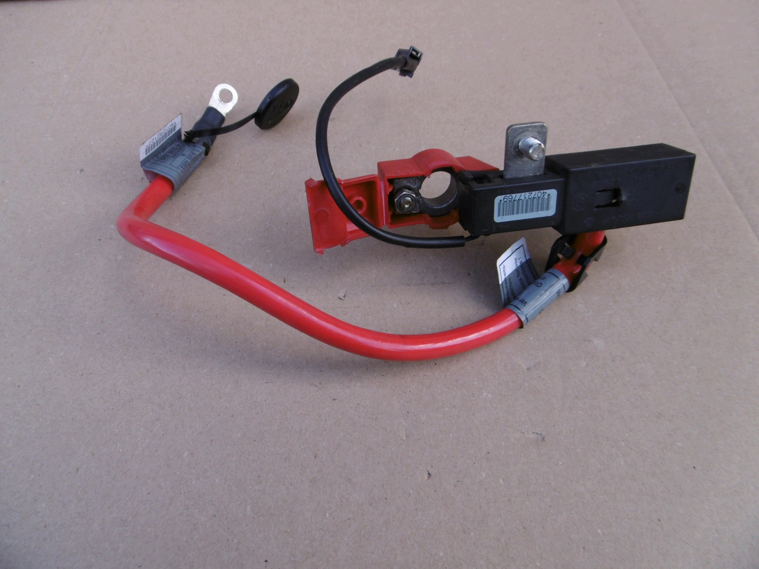 Câble positif batterie avec pyrotechnie BMW E90 E91 E92 image 2