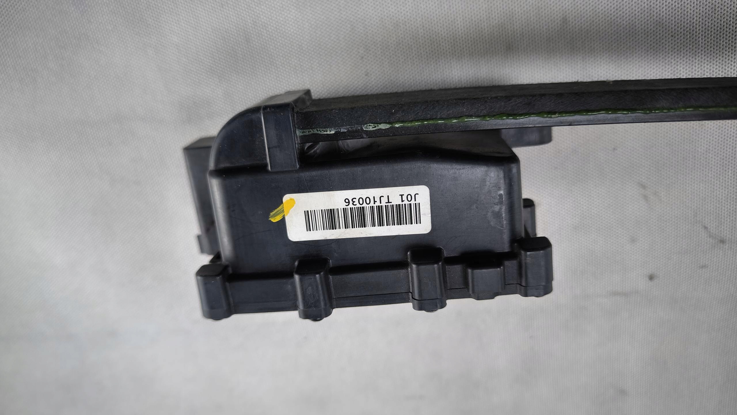 Capteur protection piéton Kia 79170-J5010 image 3