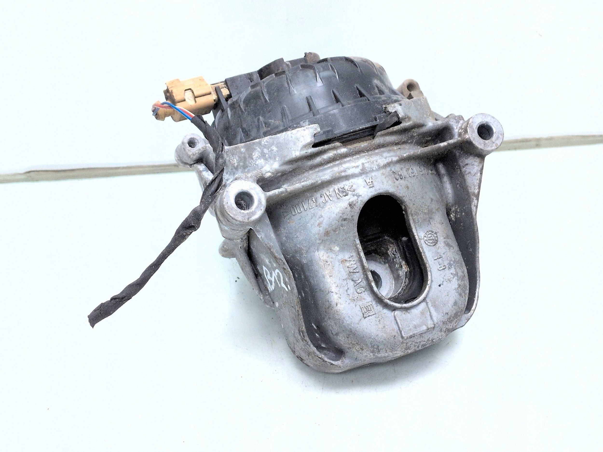 Audi Q5 SQ5 4M0199372FG Support avant droit image 4