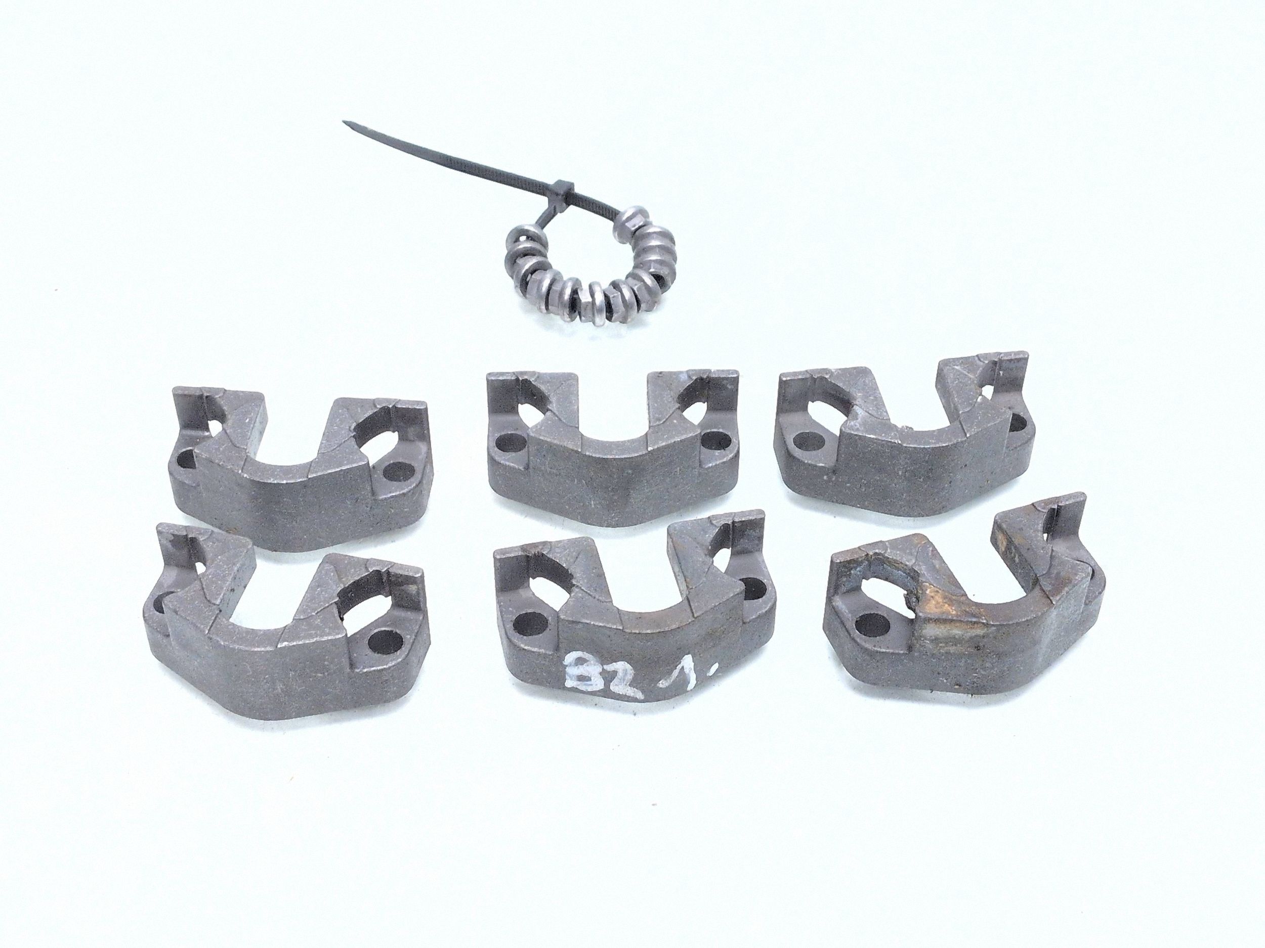 BMW 5 E60 E61 Injector Mount FRC162570 image 2