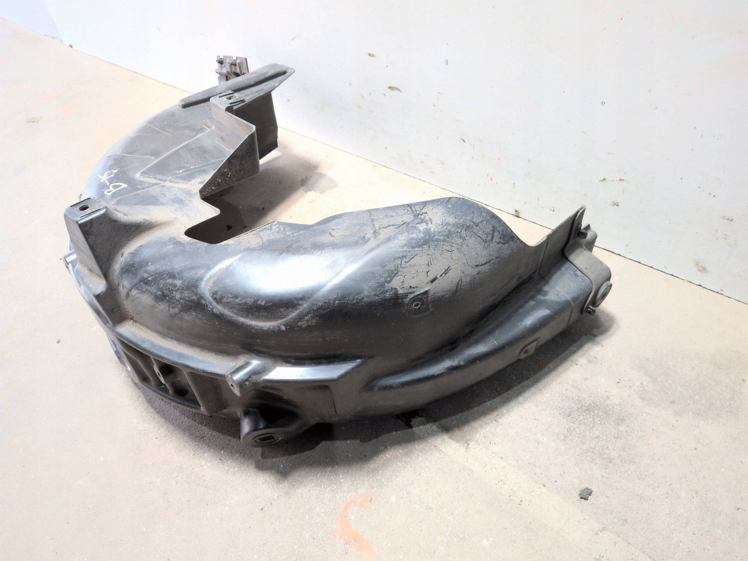 Opel Astra L 2023 Aleta trasera 1068731000 image 3